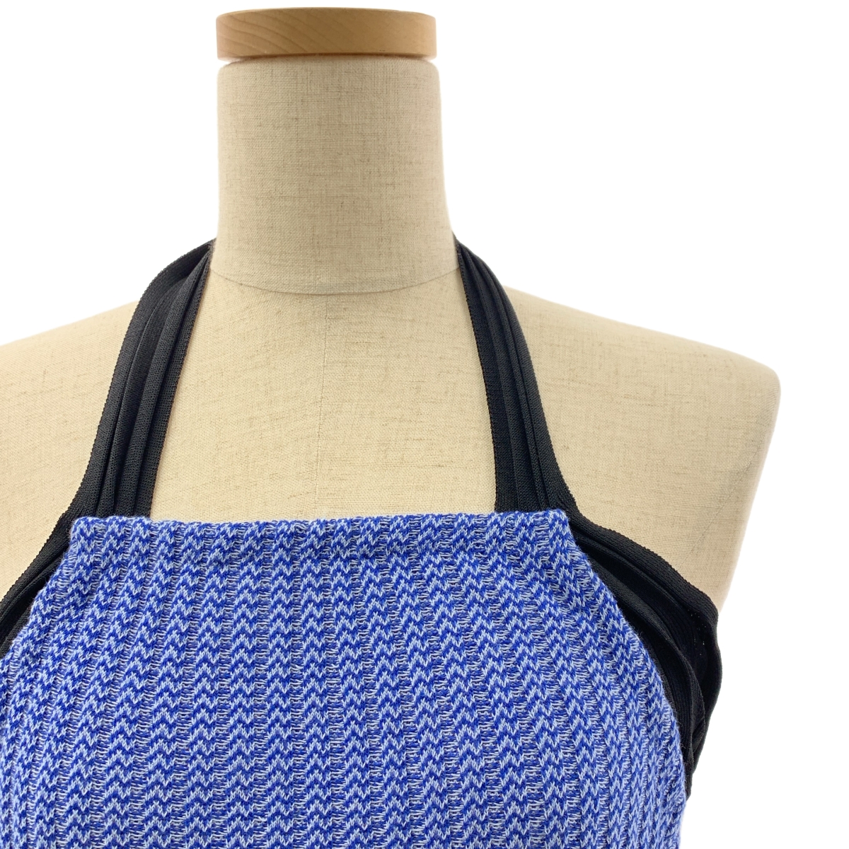 AKANE UTSUNOMIYA / アカネウツノミヤ 総柄 ホルターネック ニット