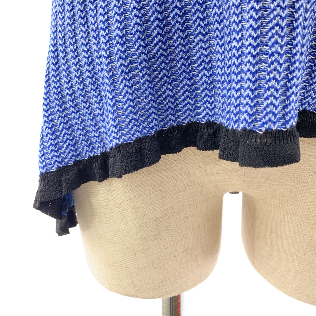 AKANE UTSUNOMIYA / アカネウツノミヤ 総柄 ホルターネック ニット