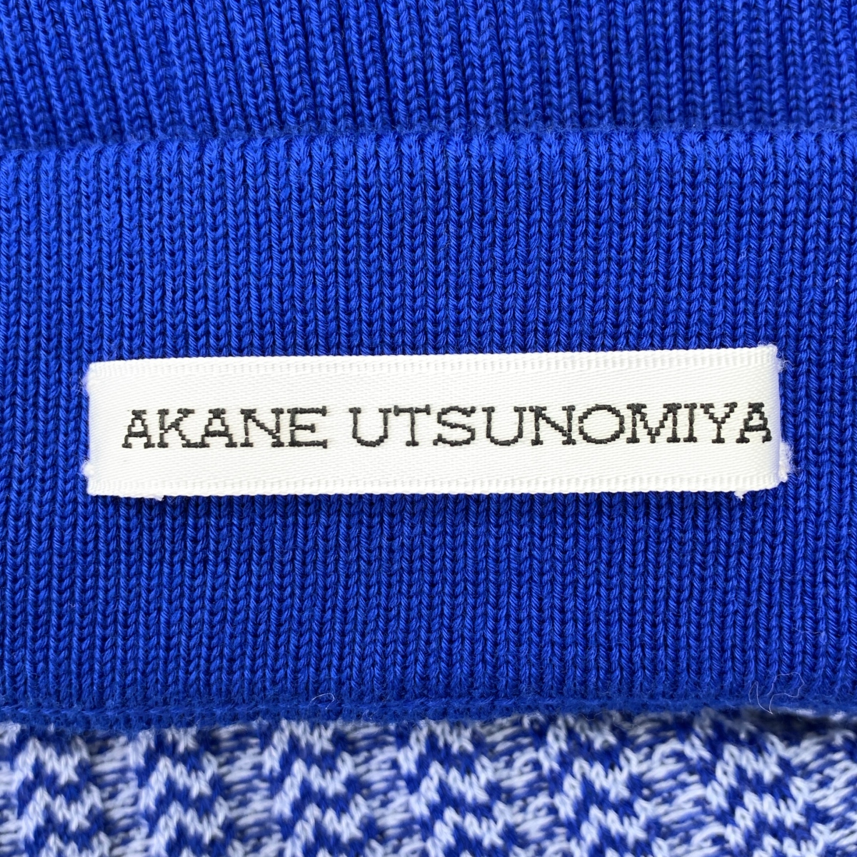 AKANE UTSUNOMIYA / アカネウツノミヤ 総柄 ホルターネック ニット