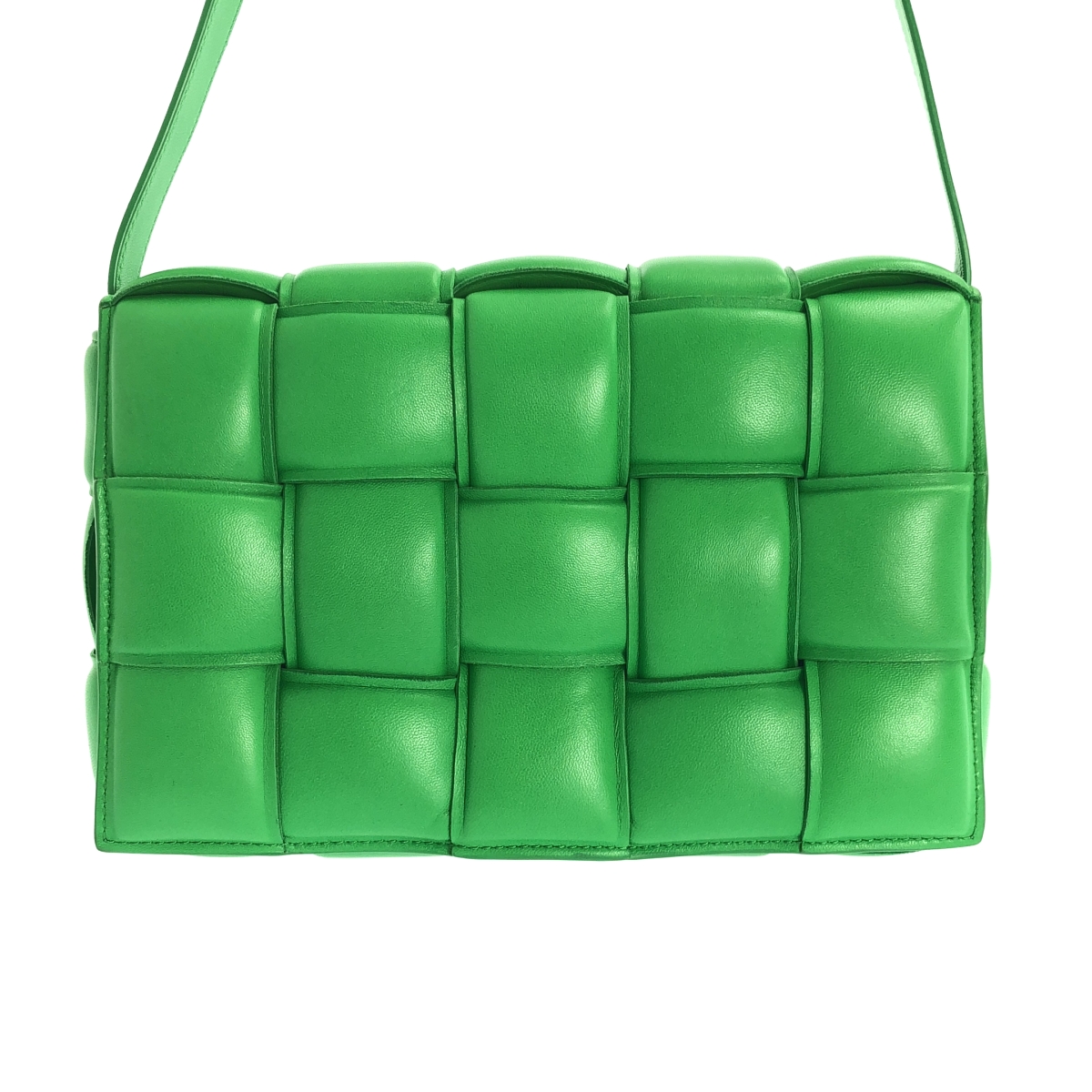 BOTTEGA VENETA / ボッテガヴェネタ パデッドカセット ショルダーバッグ / ラムスキン