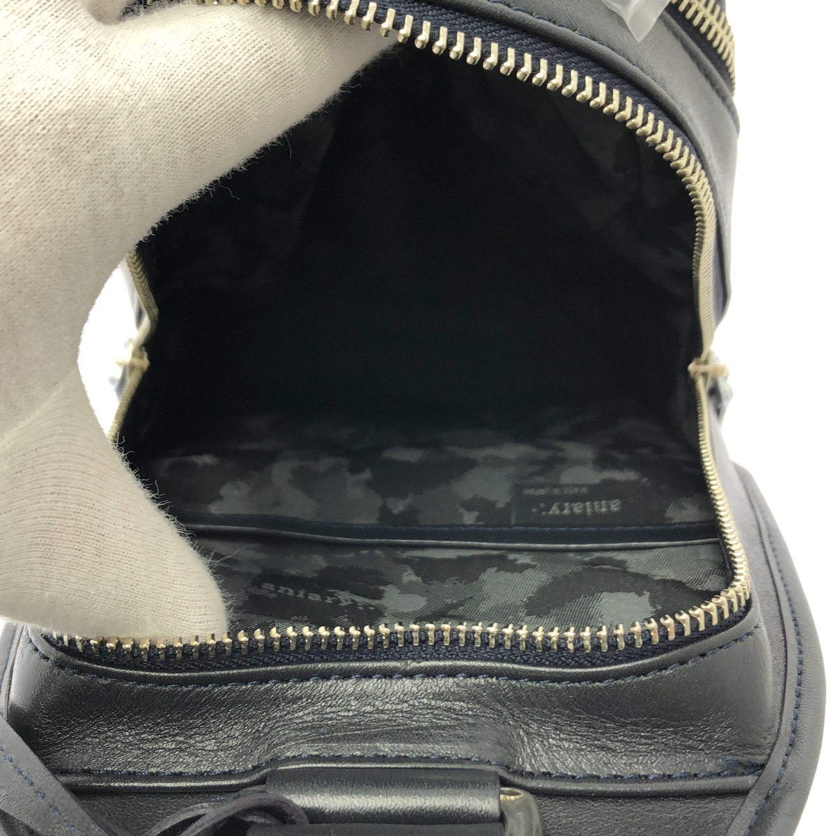 aniary / アニアリ アンティークレザー ボディバッグ