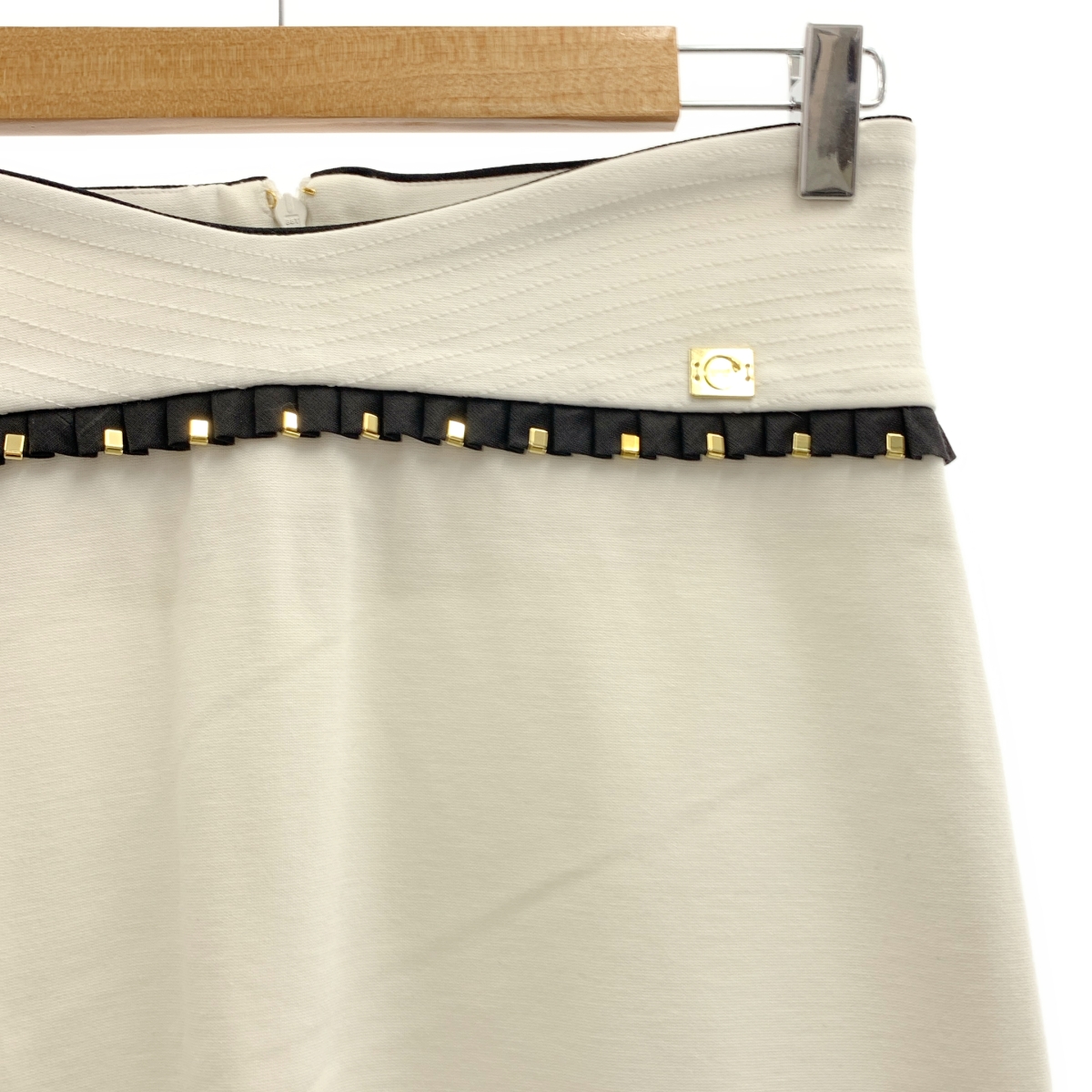 roberto cavalli / ロベルトカヴァリ フリル装飾 ロゴプレート バックジップ スカート