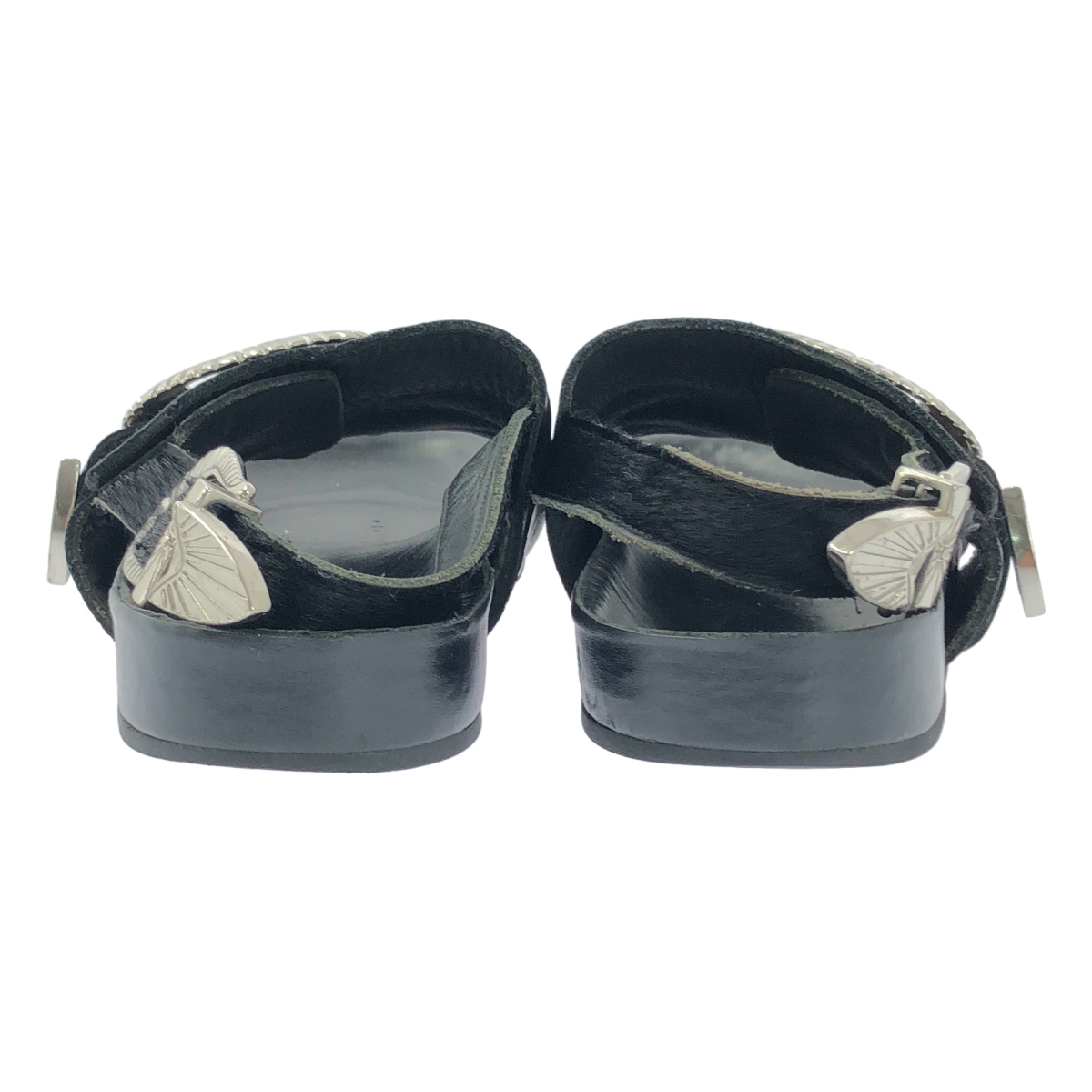 TOGA PULLA / トーガプルラ × beams / ビームス ハラコ切替 レザー エンボス メタル コンチョ ストラップ サンダル