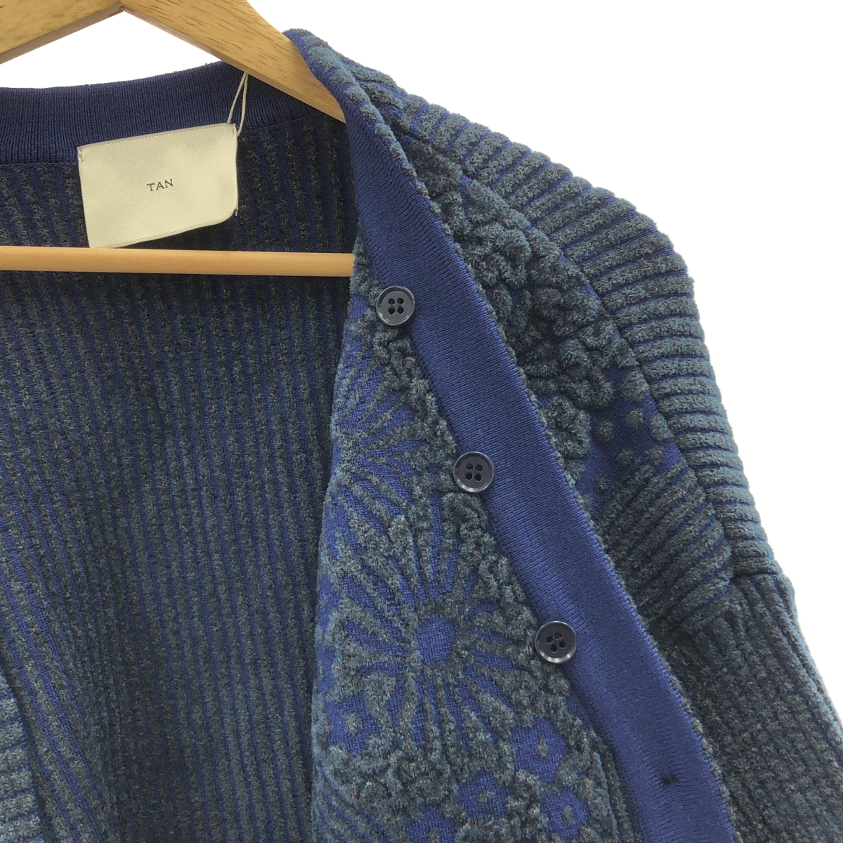 TAN / タン FLOWER JACQUARD CARDIGAN フラワー ジャガード カーディガン