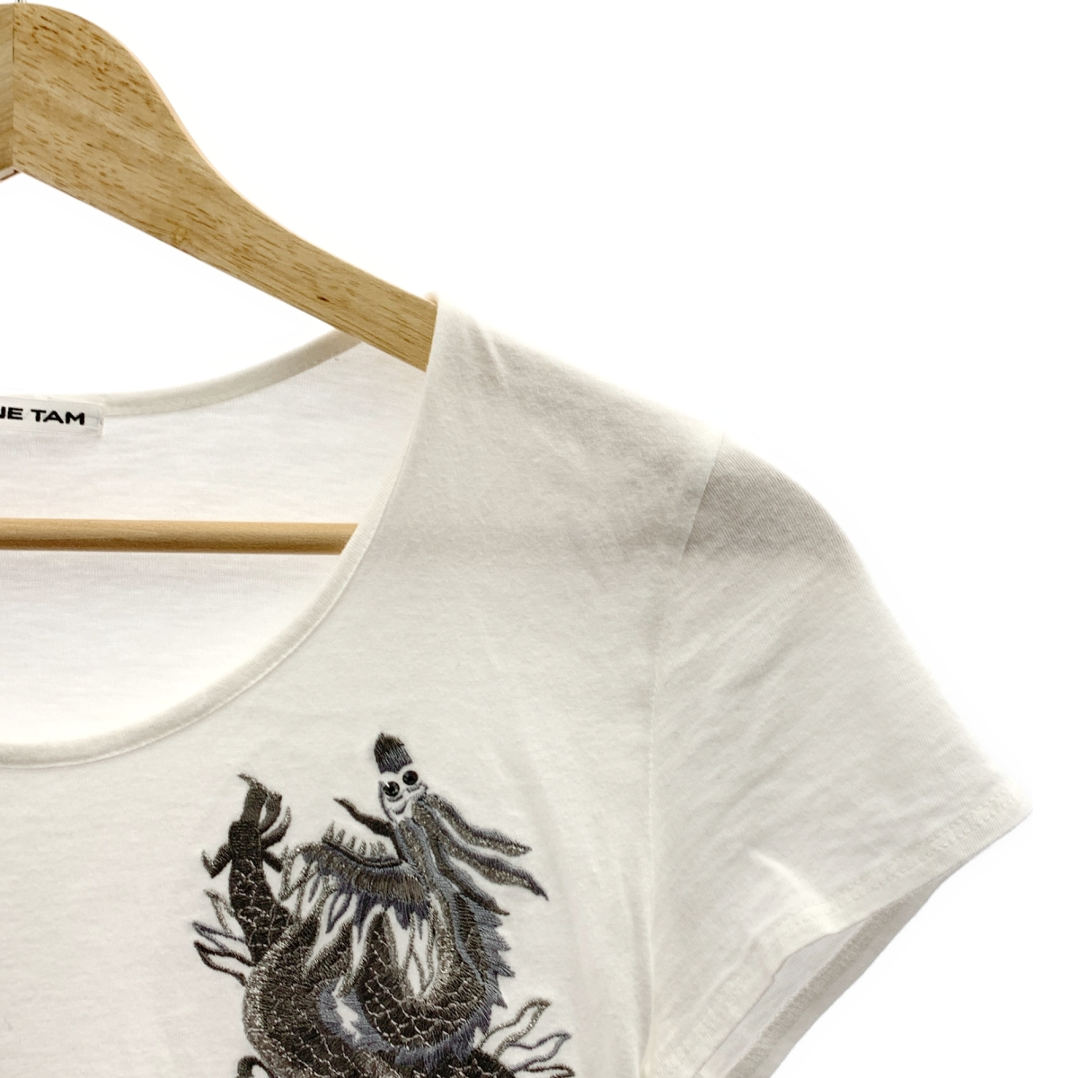 VIVIENNE TAM / ヴィヴィアンタム ビジュー 装飾 ドラゴン エンブロイダリー Tシャツ カットソー