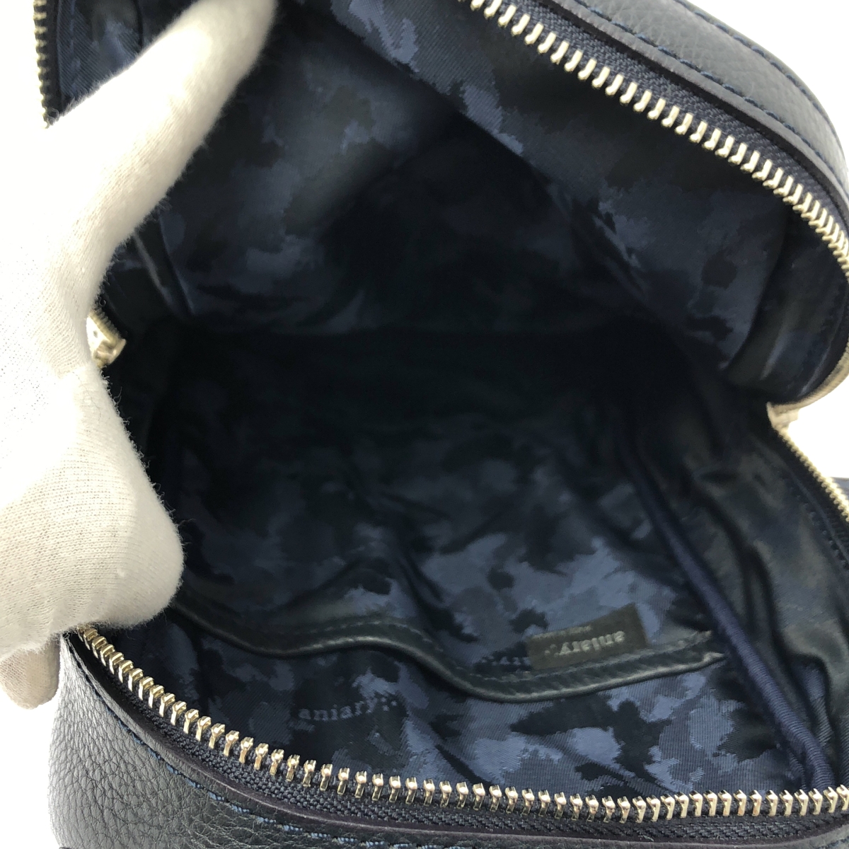 aniary / アニアリ シュリンクレザー  ボディバッグ