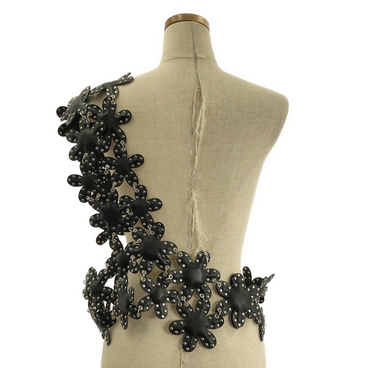 noir kei ninomiya / ノワールケイニノミヤ フェイクレザー スタッズ フラワーハーネス