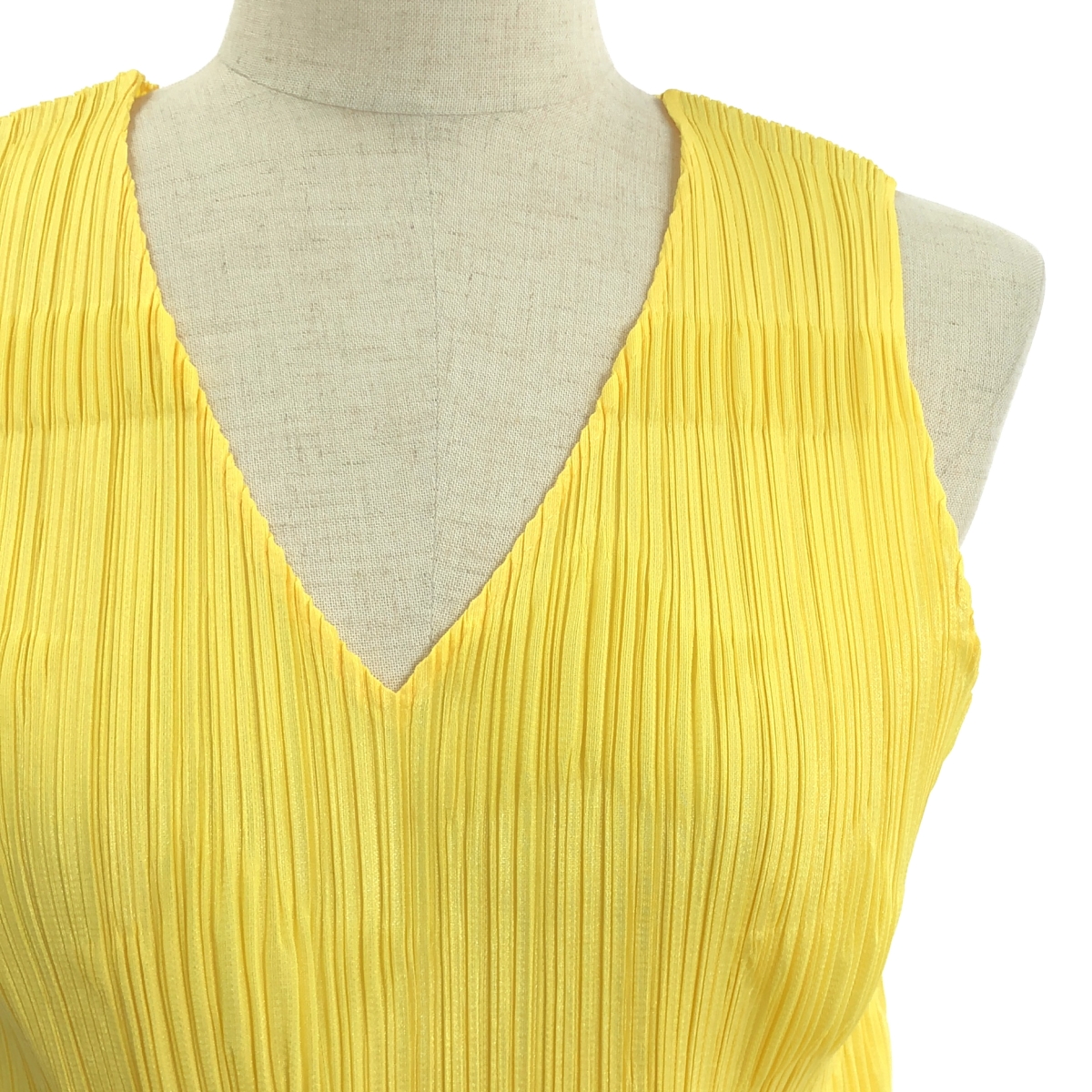 PLEATS PLEASE ISSEY MIYAKE / プリーツプリーズイッセイミヤケ 星柄 スター エンボス ノースリーブ プルオーバー