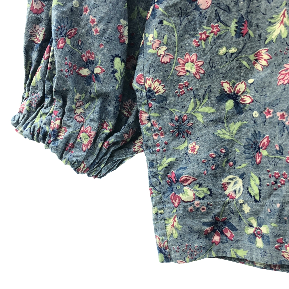 45r / フォーティファイブアール ダンガリー春花プリントのプカパフブラウス