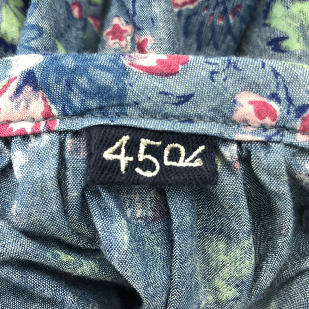 45r / フォーティファイブアール ダンガリー春花プリントのプカパフブラウス