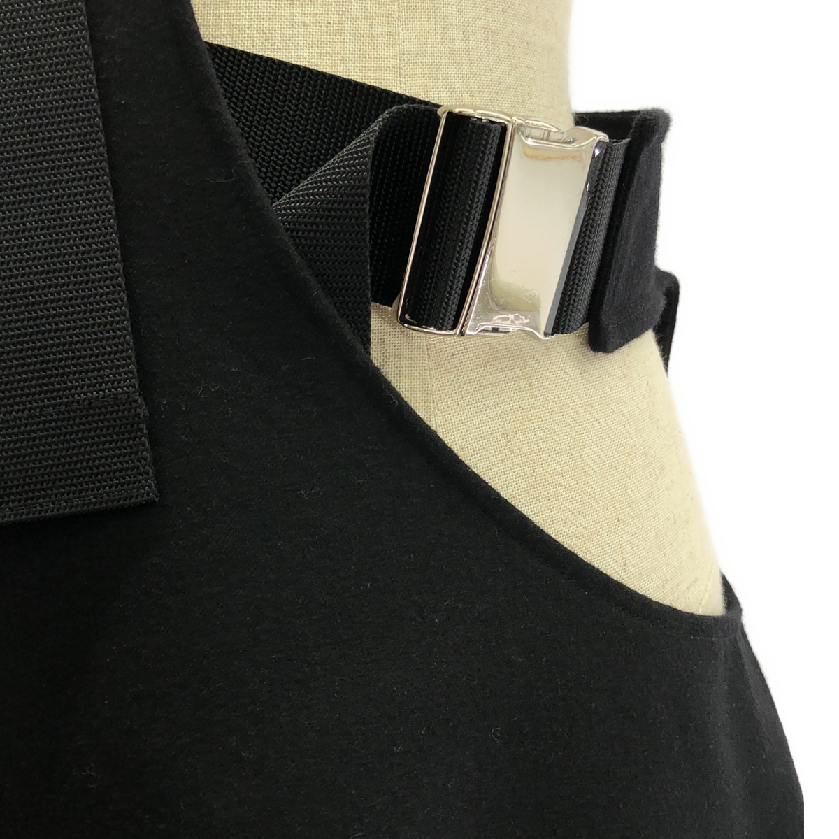 JUNYA WATANABE COMME des GARCONS / ジュンヤワタナベ ウエストバックル ワンショルダー ウール スカート