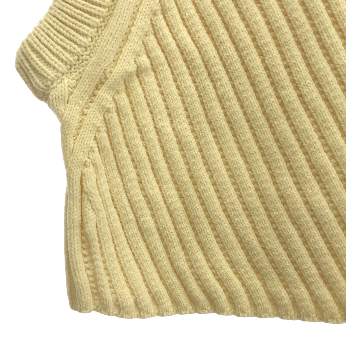 ONICA / オニカ Merino Vest / メリノウール 陶釦付きニット ベスト