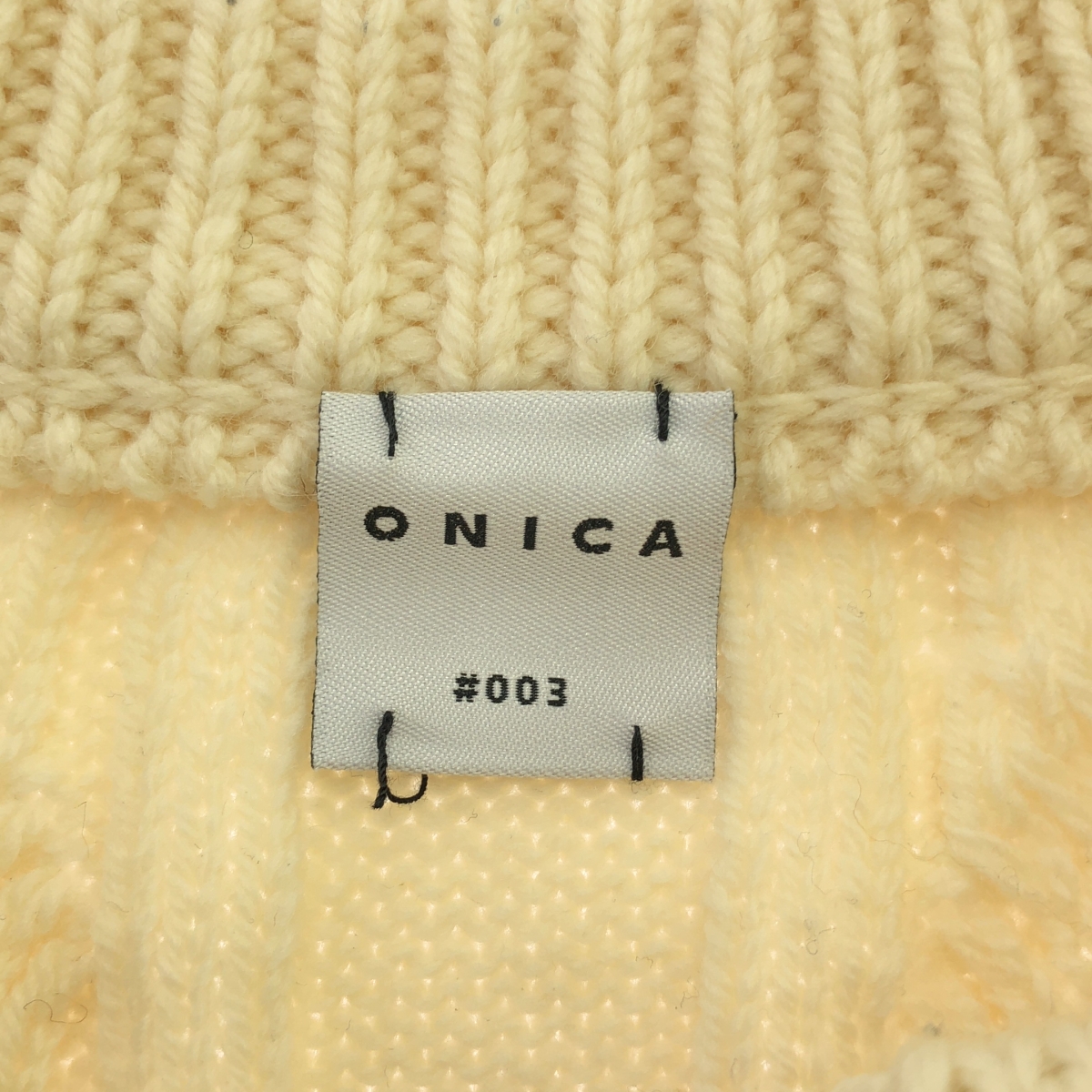 ONICA / オニカ Merino Vest / メリノウール 陶釦付きニット ベスト