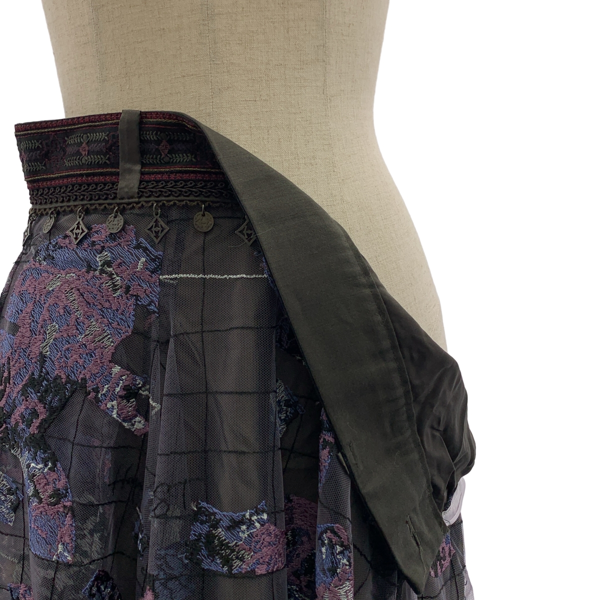 その他 エンブロイダリーロゴ チュールレイヤード サイドジップ ボリューム スカート / 総裏地