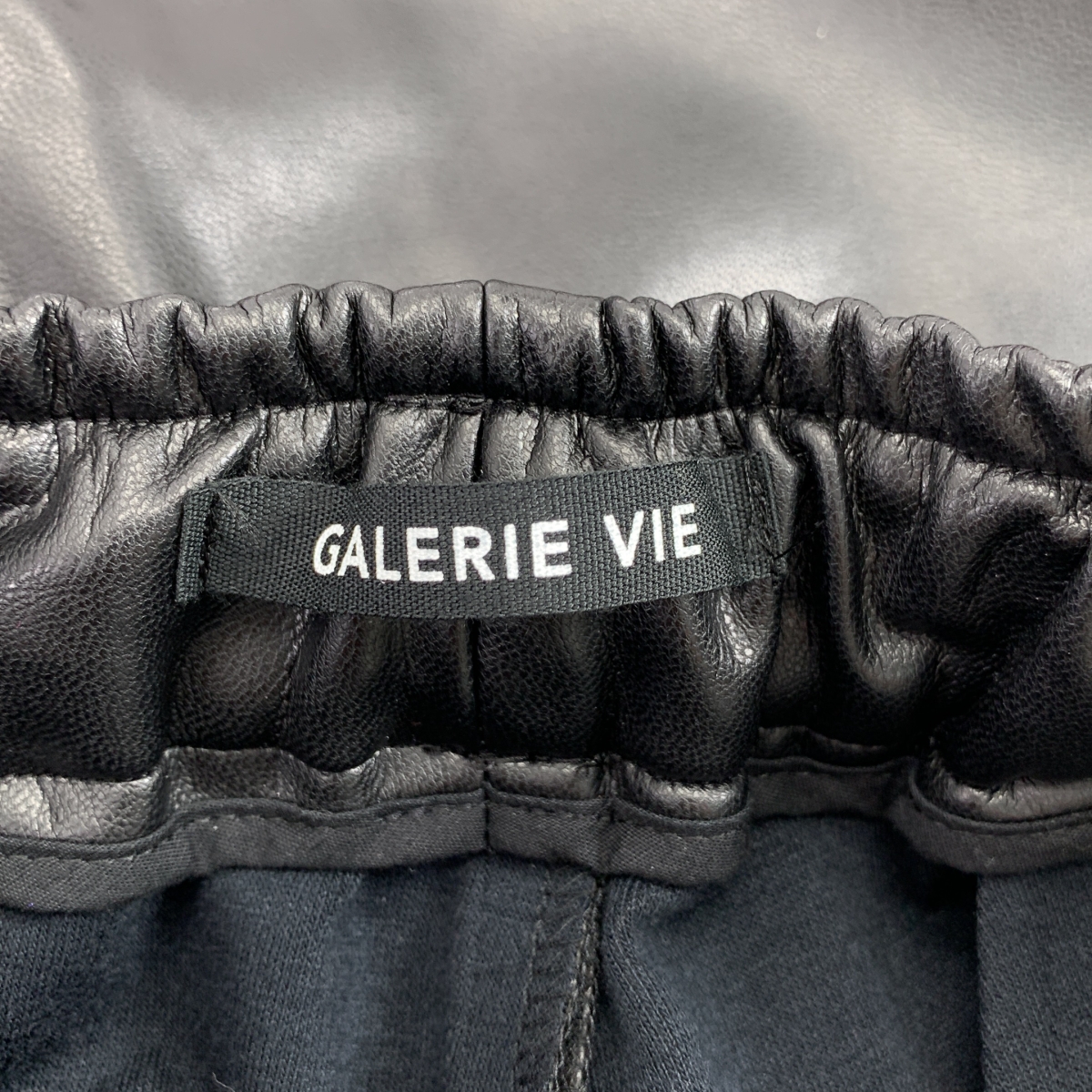 GALERIE VIE / ギャルリーヴィー エコレザー ワイド イージーパンツ