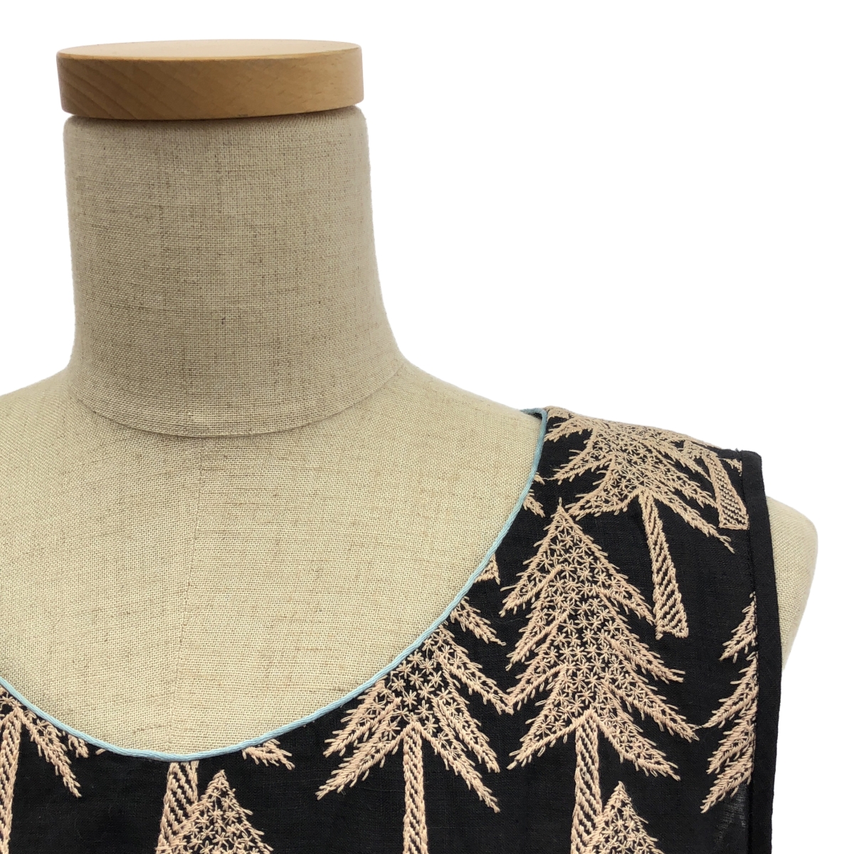 mina perhonen / ミナペルホネン land theater / ランドシアター エンブロイダリー ポケット付き ワンピース