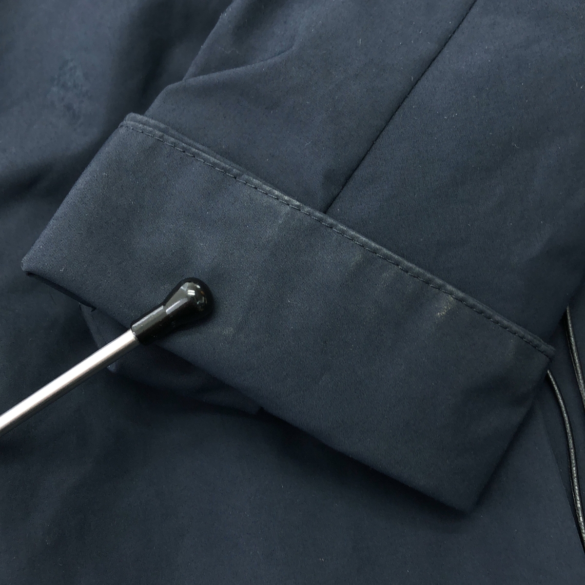 Mame Kurogouchi / マメクロゴウチ スリーブ レースアップ トレンチコート