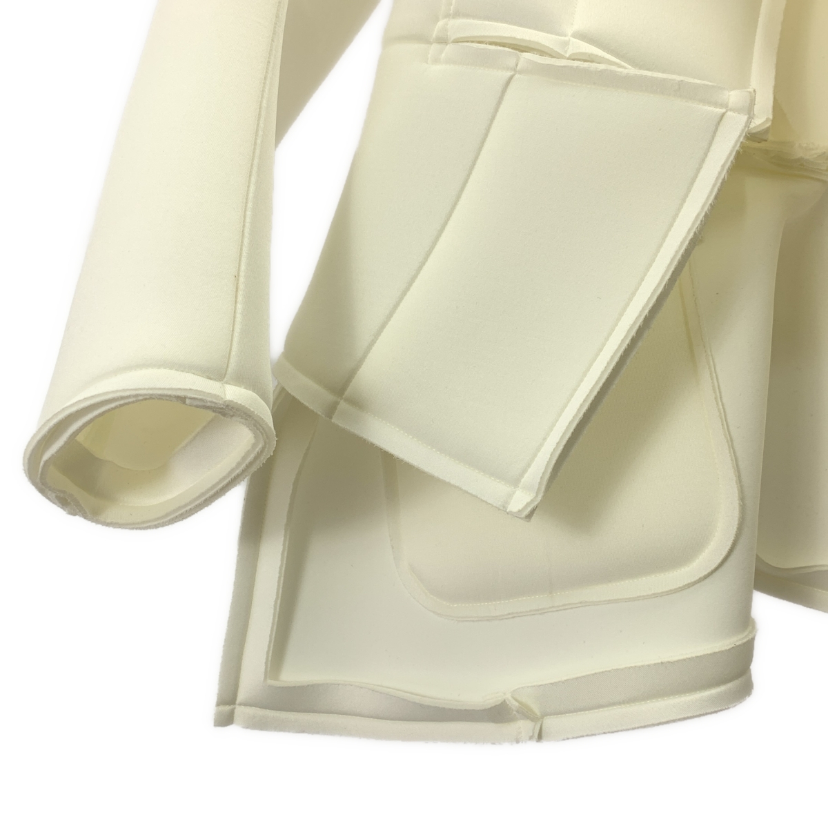 COMME des GARCONS / コムデギャルソン ノーカラー カットオフ ボリュームジャケット