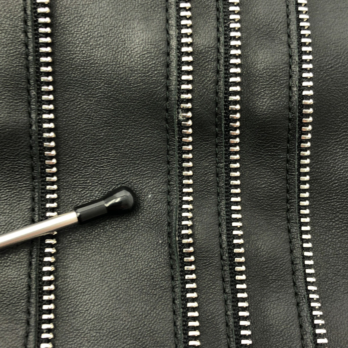 JIMMY CHOO / ジミーチュウ SASHA サシャ / レザー ジップモチーフ トートバッグ