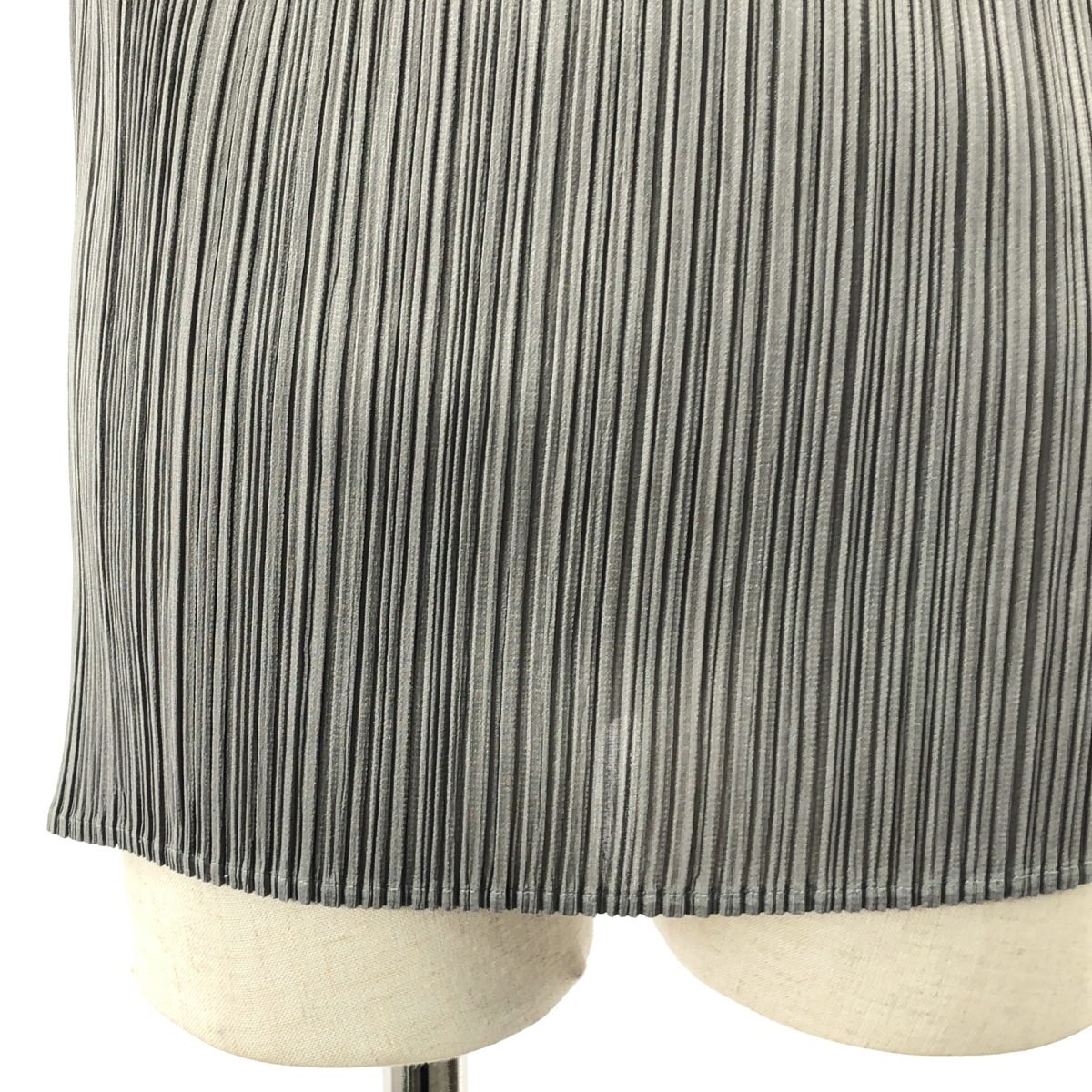 ISSEY MIYAKE / イッセイミヤケ ハイネック スリット ノースリーブ プルオーバー