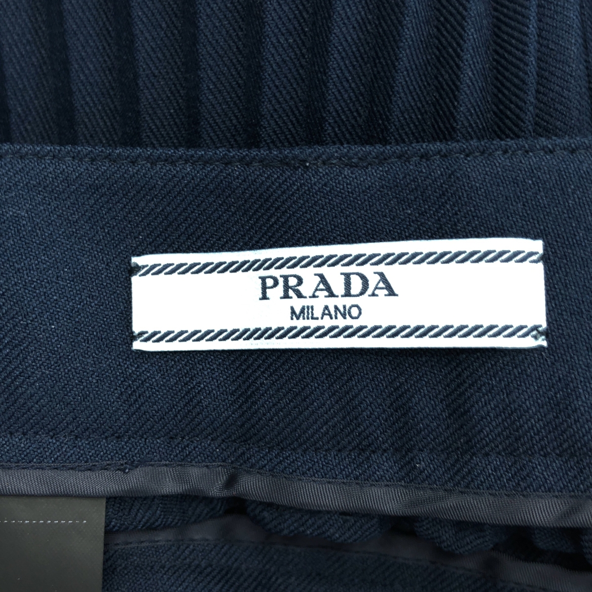 PRADA / プラダ サイドジップ プリーツ スカート