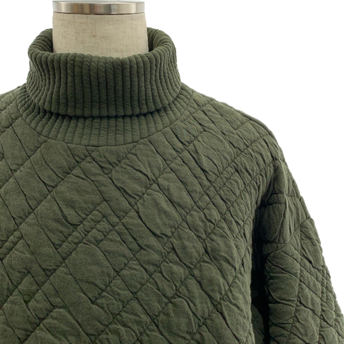 my beautiful landlet / マイビューティフルランドレット ビッグシルエット キルティング ハイネック プルオーバー