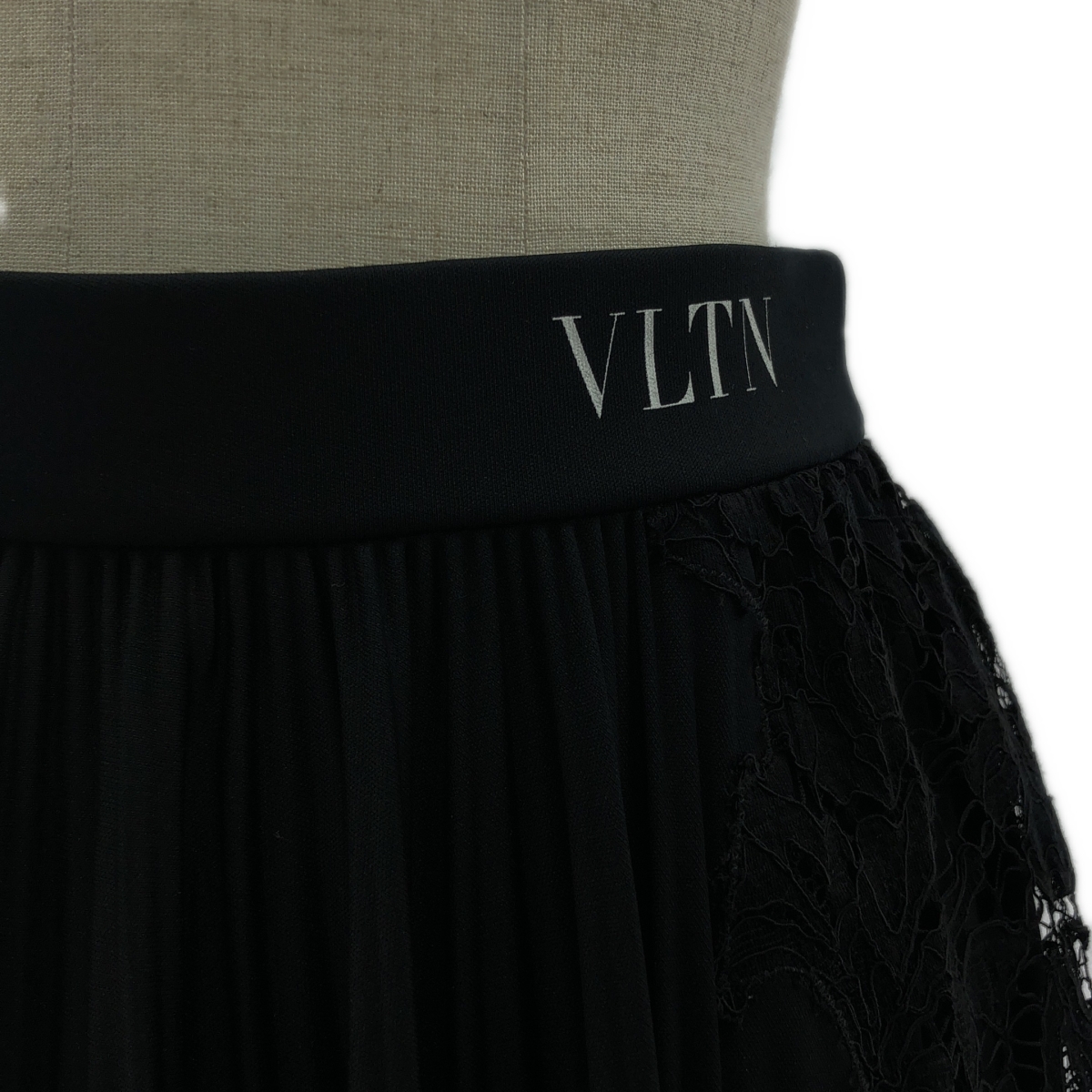 VALENTINO / ヴァレンティノ ワンポイント ロゴ サイドレース プリーツ スカート