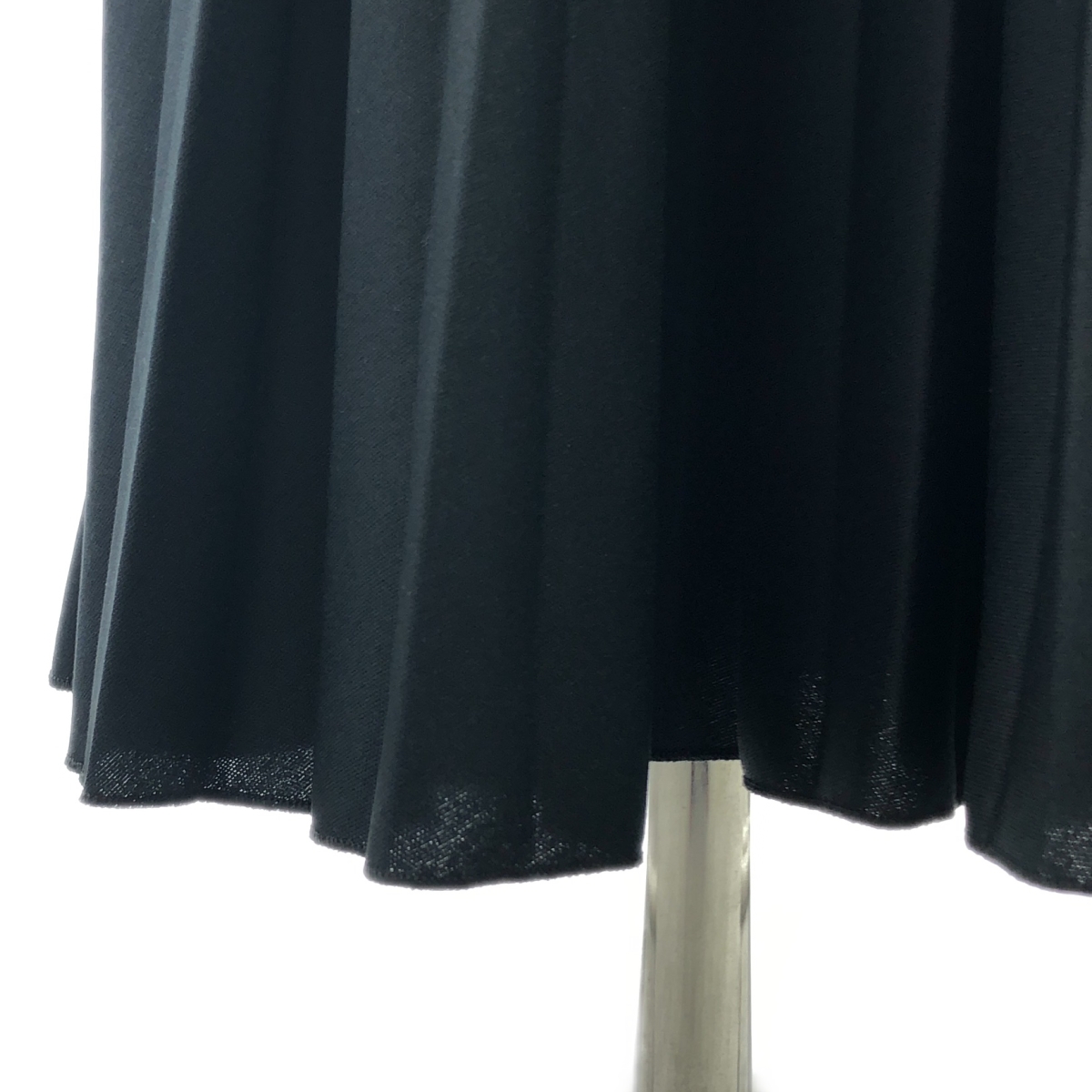 VALENTINO / ヴァレンティノ ワンポイント ロゴ サイドレース プリーツ スカート