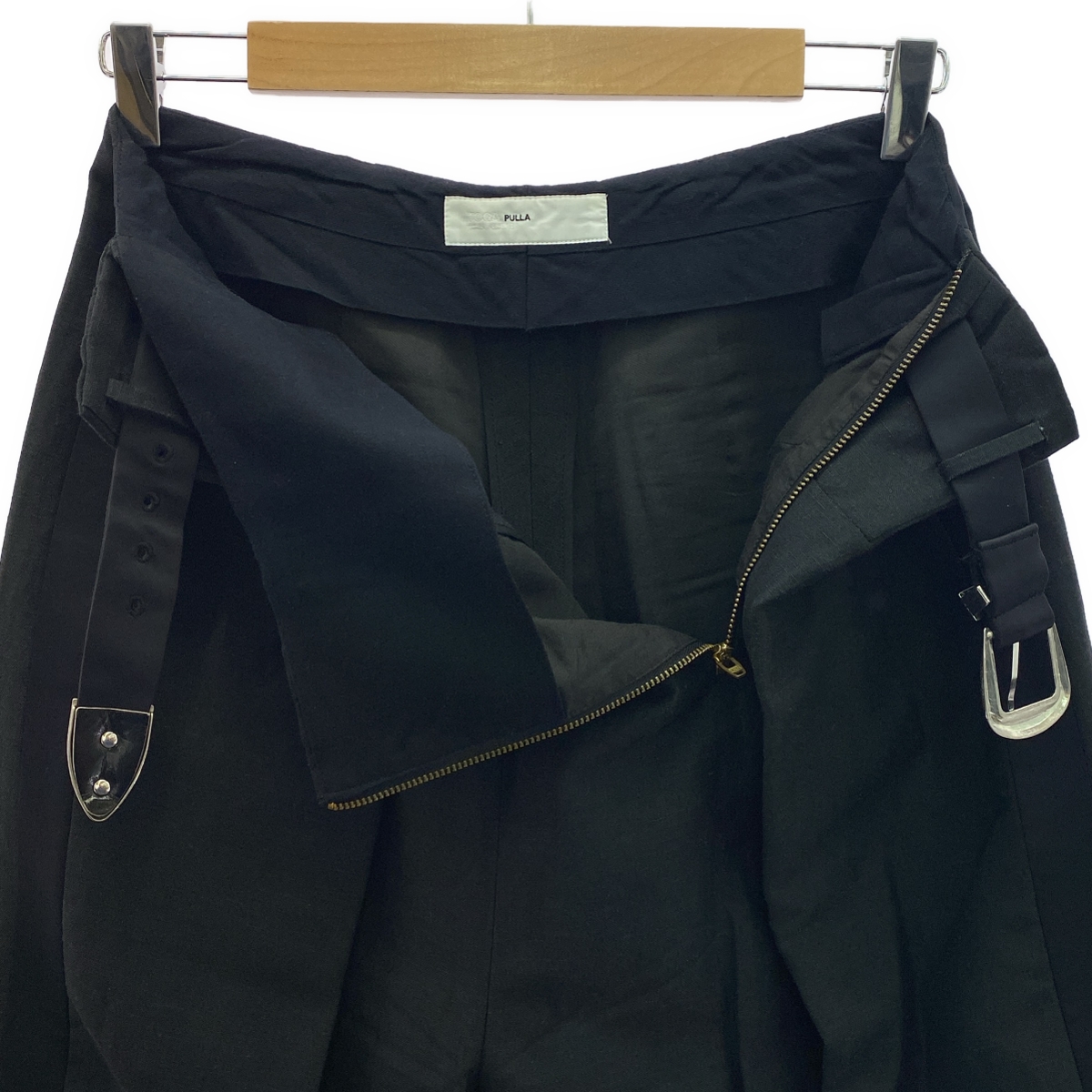 TOGA PULLA / トーガプルラ シャンブレーウール コンチョ サイドライン パンツ