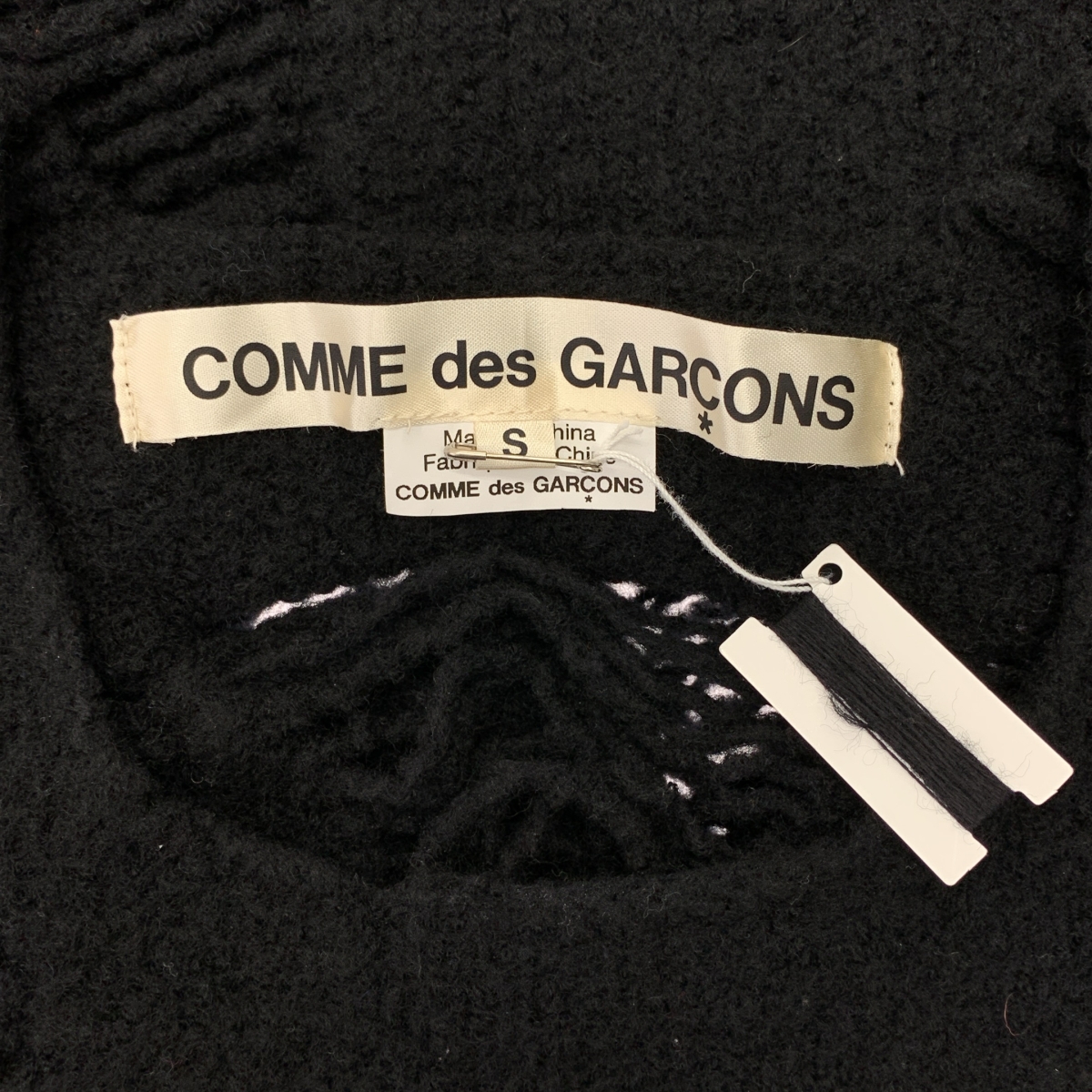 COMME des GARCONS / コムデギャルソン ウール 変形 カットアウト ニット セーター