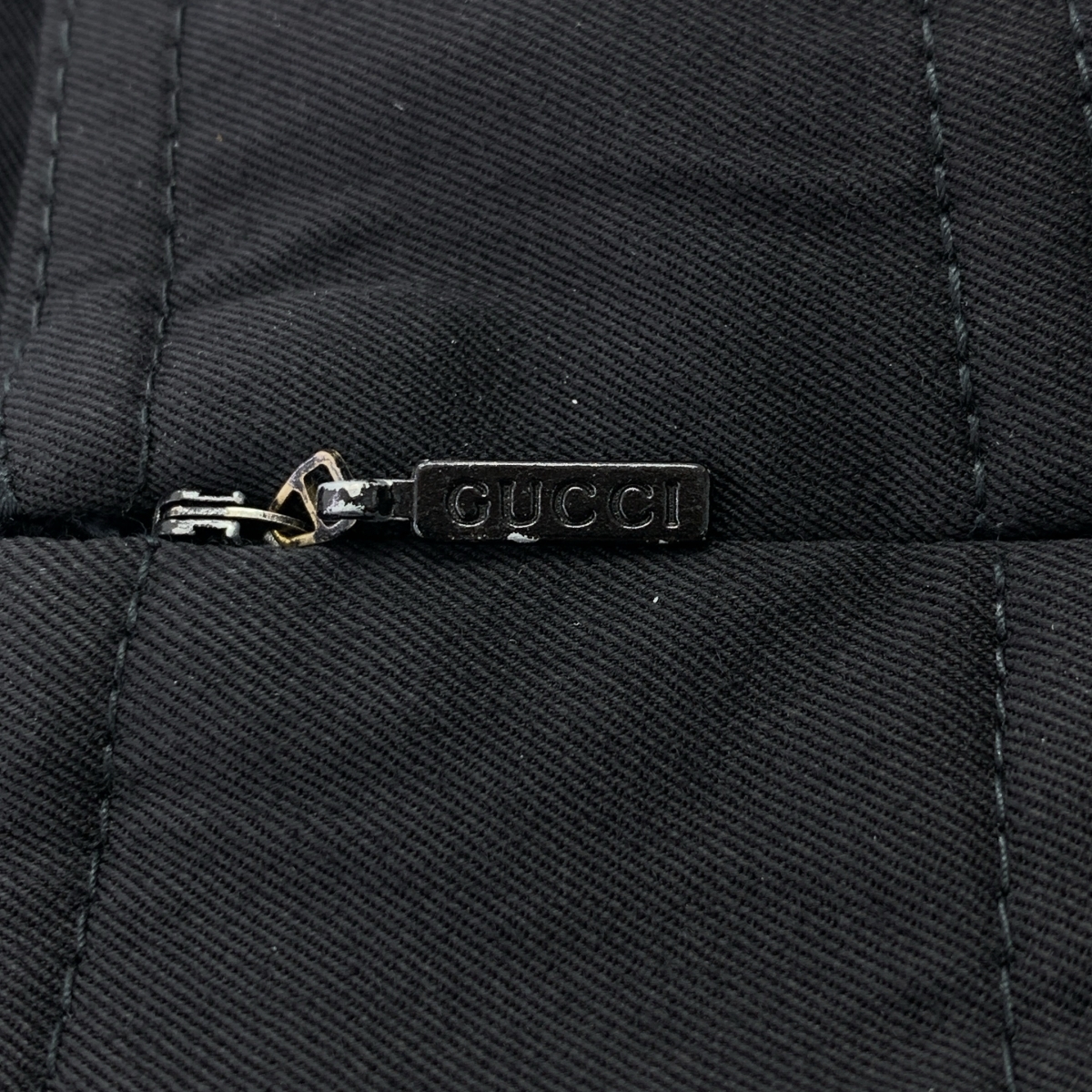 GUCCI / グッチ ダブルビット ロゴジップ バックスリット スカート