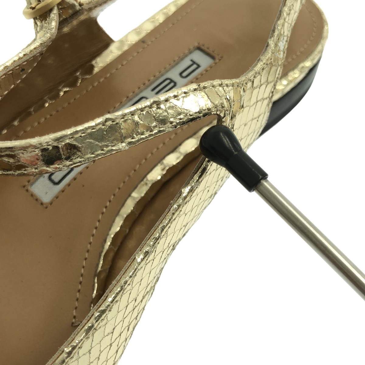 PELLICO / ペリーコ メタリック ポインテッドトゥ ストラップ パンプス