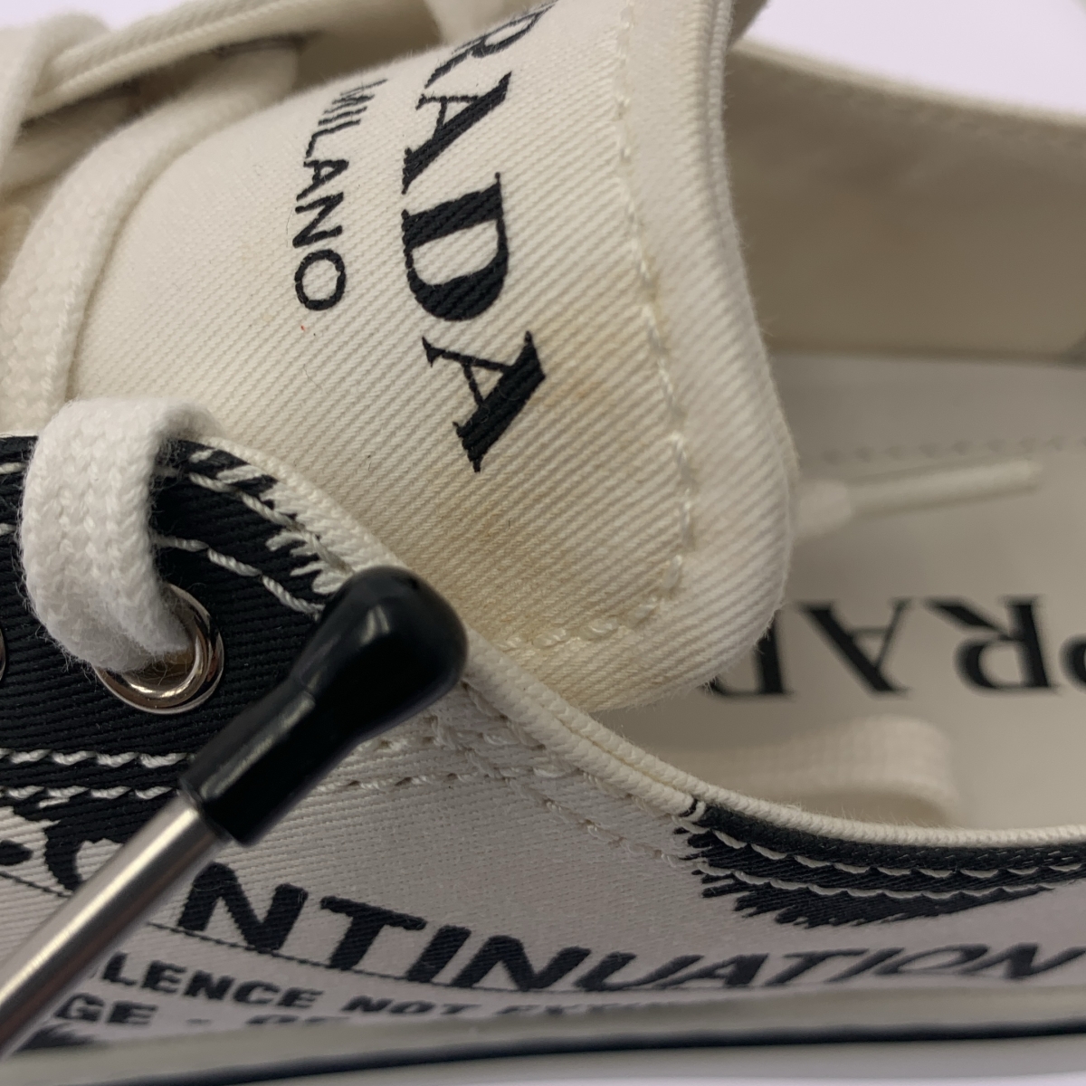 PRADA / プラダ キャンバス ドット ポインテッドトゥ スニーカー