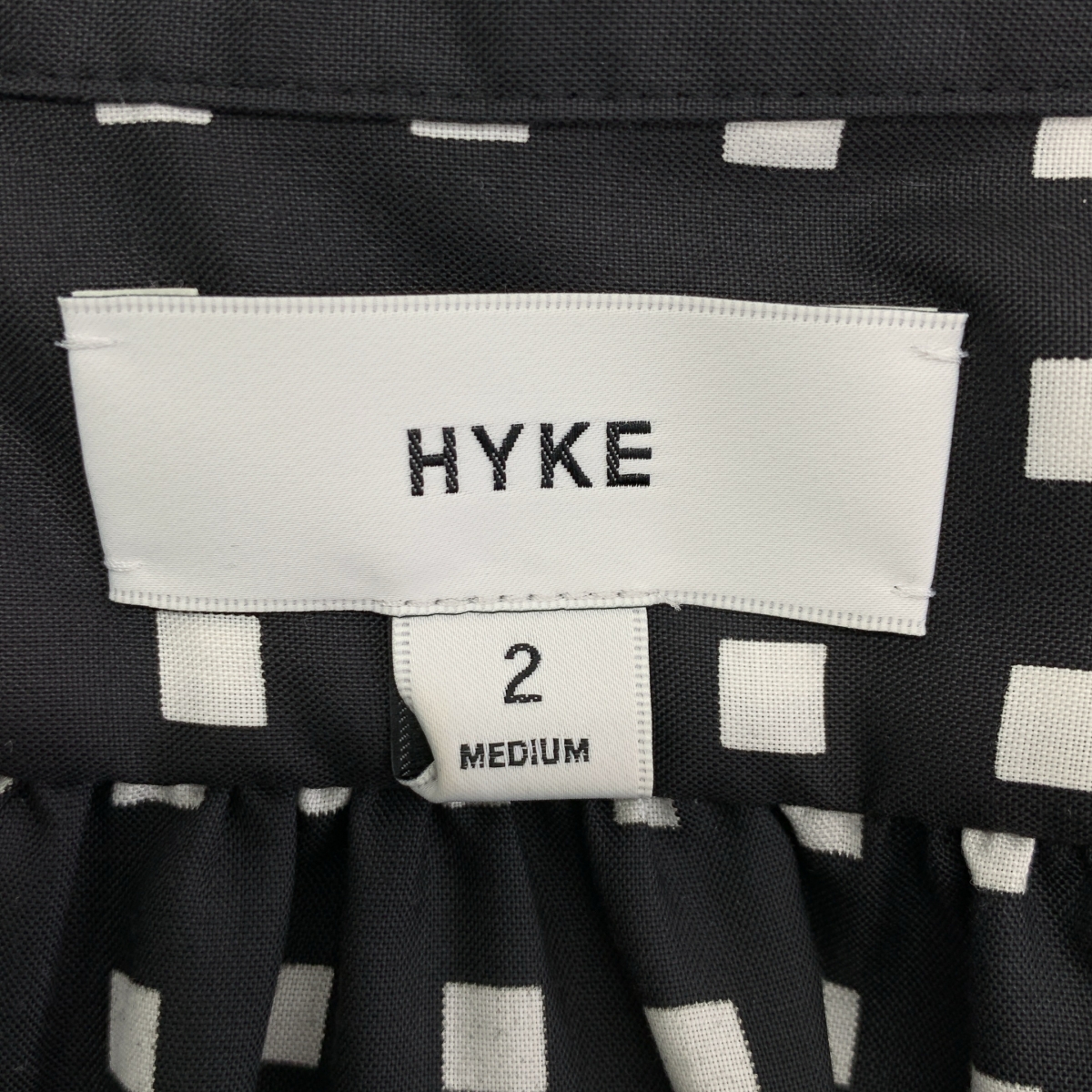 HYKE / ハイク FD SQUARE PATTERN BOSOM DRESS バンドカラー ワンピース
