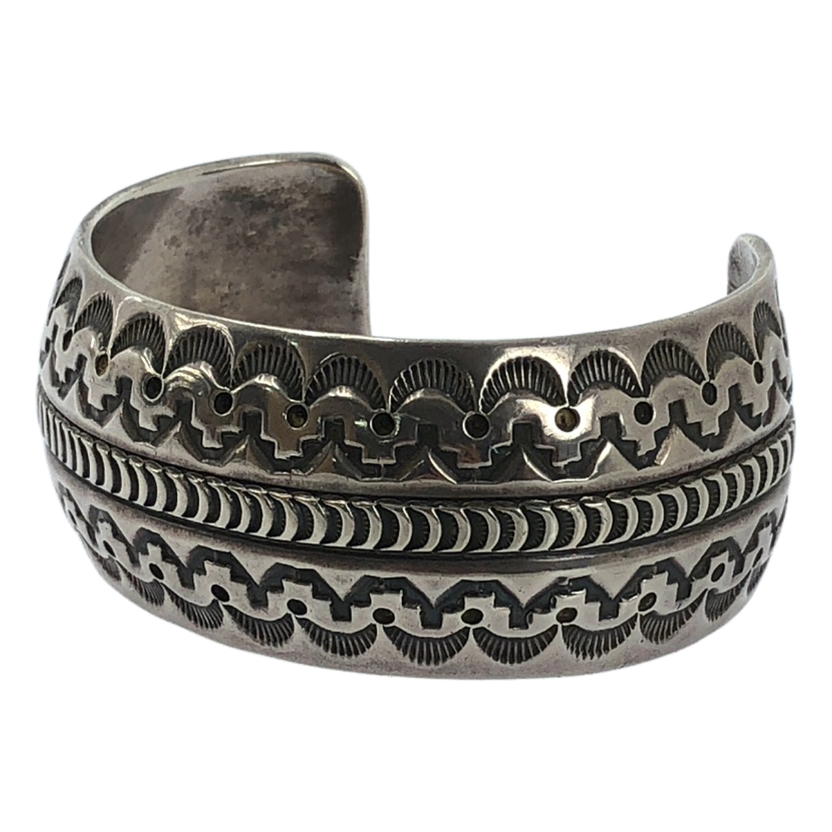 Indian Jewelry / インディアンジュエリー 【NAVAJO / ナバホ族】 スタンプワーク バングル シルバー925 gt刻印