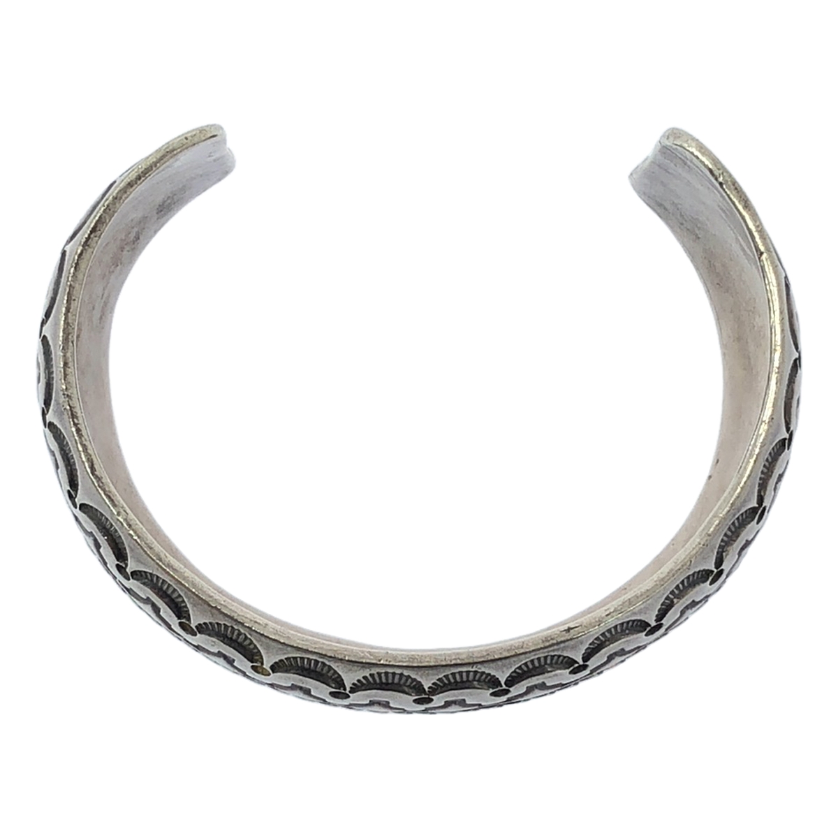 Indian Jewelry / インディアンジュエリー 【NAVAJO / ナバホ族】 スタンプワーク バングル シルバー925 gt刻印
