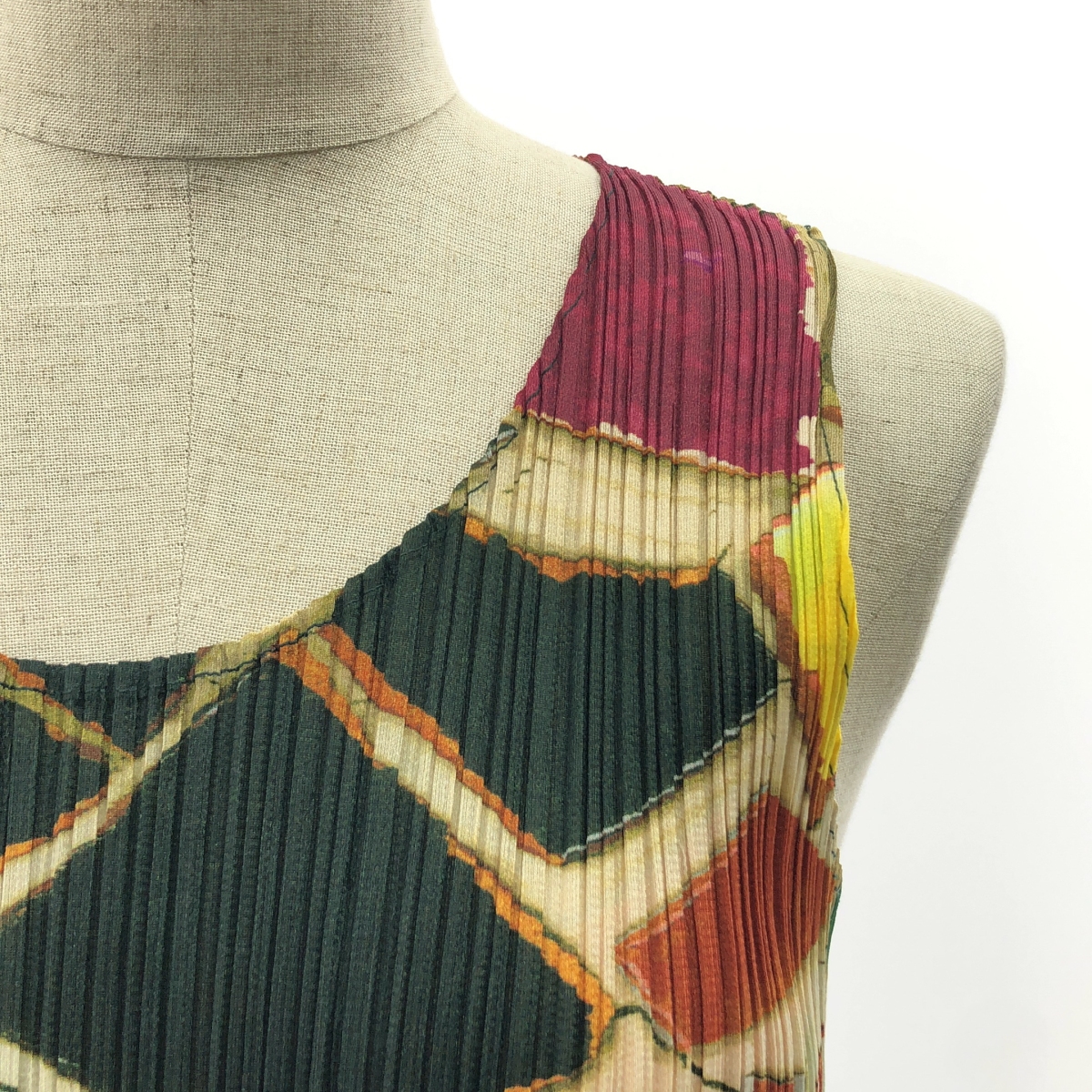 PLEATS PLEASE ISSEY MIYAKE / プリーツプリーズイッセイミヤケ 総柄 ノースリーブ トップス