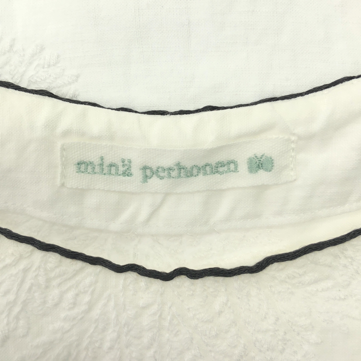 mina perhonen / ミナペルホネン forest dot / エンブロイダリー スリット ブラウス