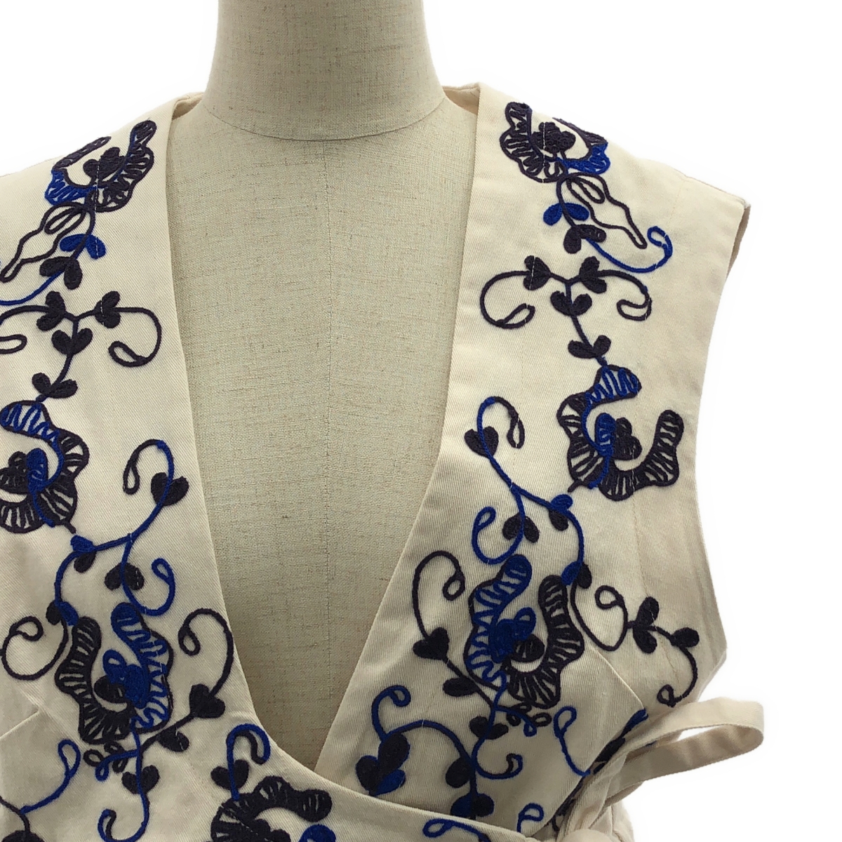 sara mallika / サラマリカ エンブロイダリー ポケット付き カシュクール ロング ベスト / 総裏地