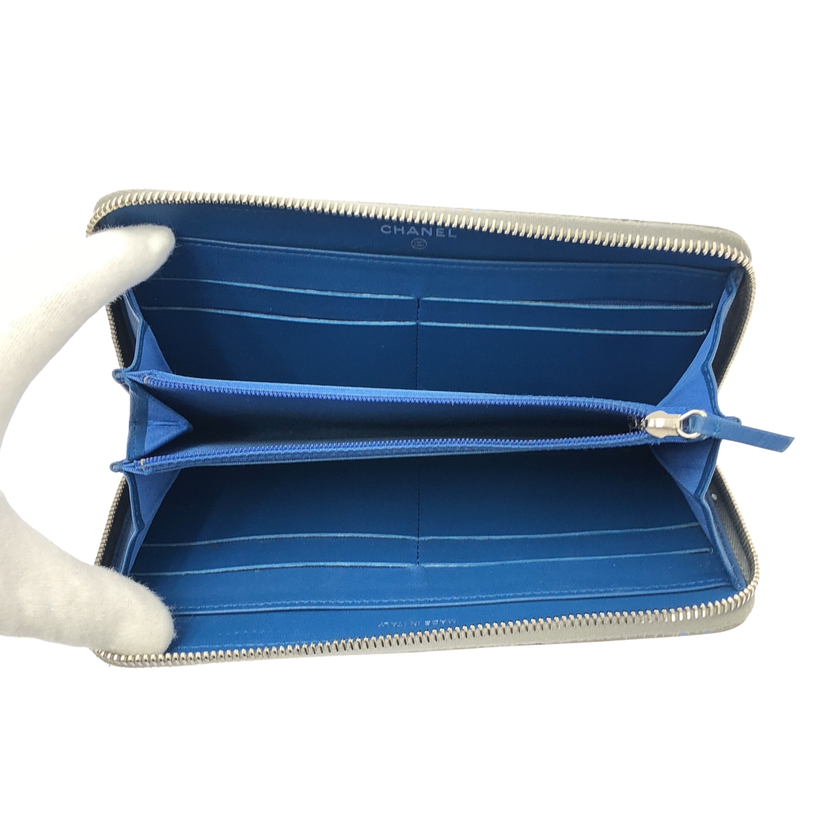 CHANEL / シャネル タイポグラフィ マトラッセ ラウンドファスナー ロングウォレット 長財布