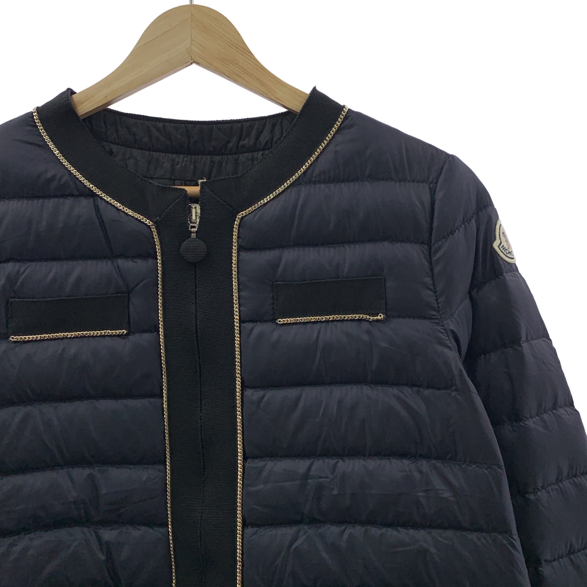 MONCLER / モンクレール YAEKO / チェーン装飾 ロゴジップ ノーカラー ダウンジャケット ブルゾン