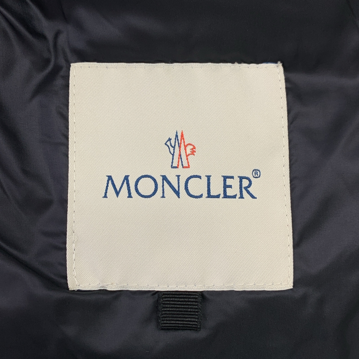 MONCLER / モンクレール YAEKO / チェーン装飾 ロゴジップ ノーカラー ダウンジャケット ブルゾン