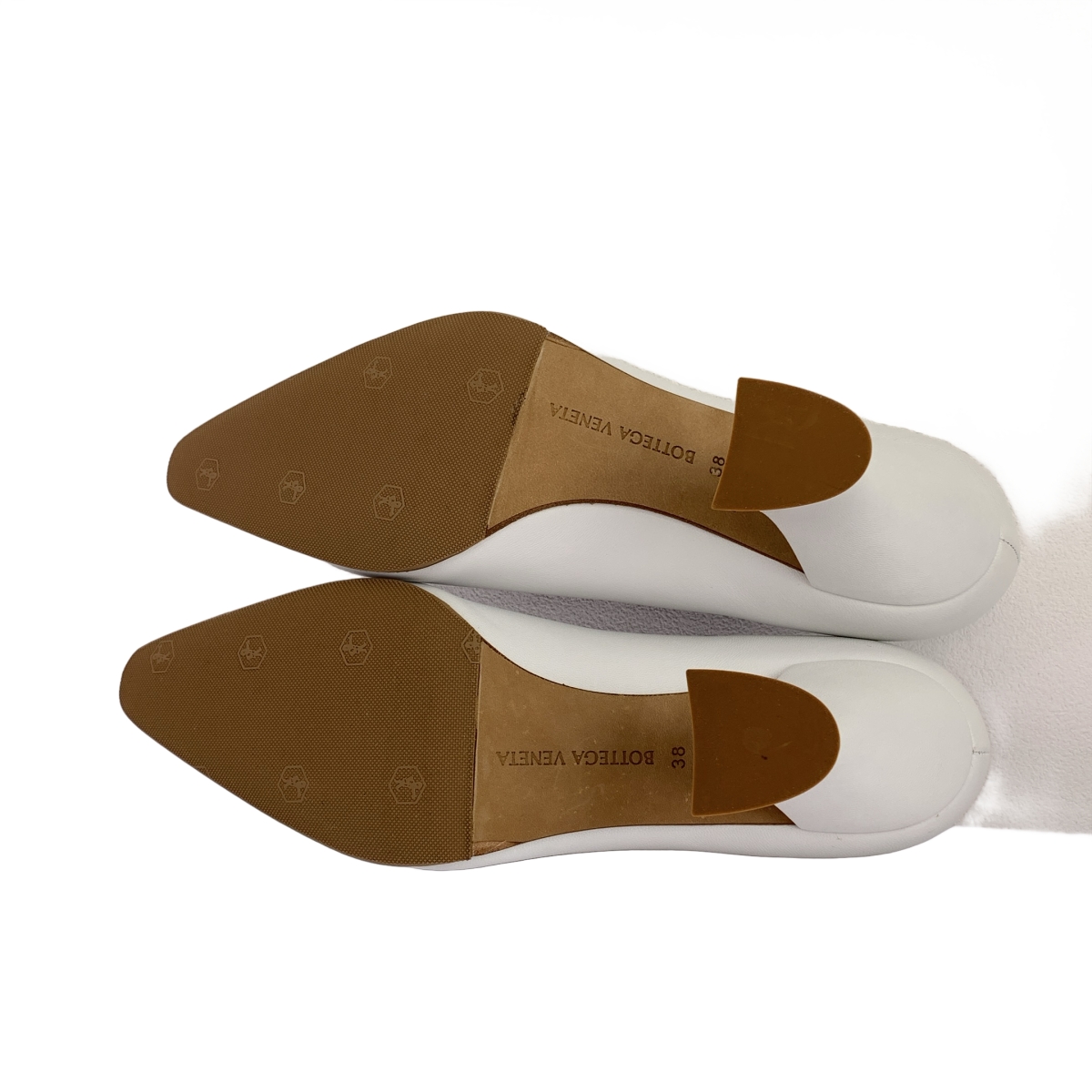 BOTTEGA VENETA / ボッテガヴェネタ Almond アーモンド トゥ ヒール パンプス