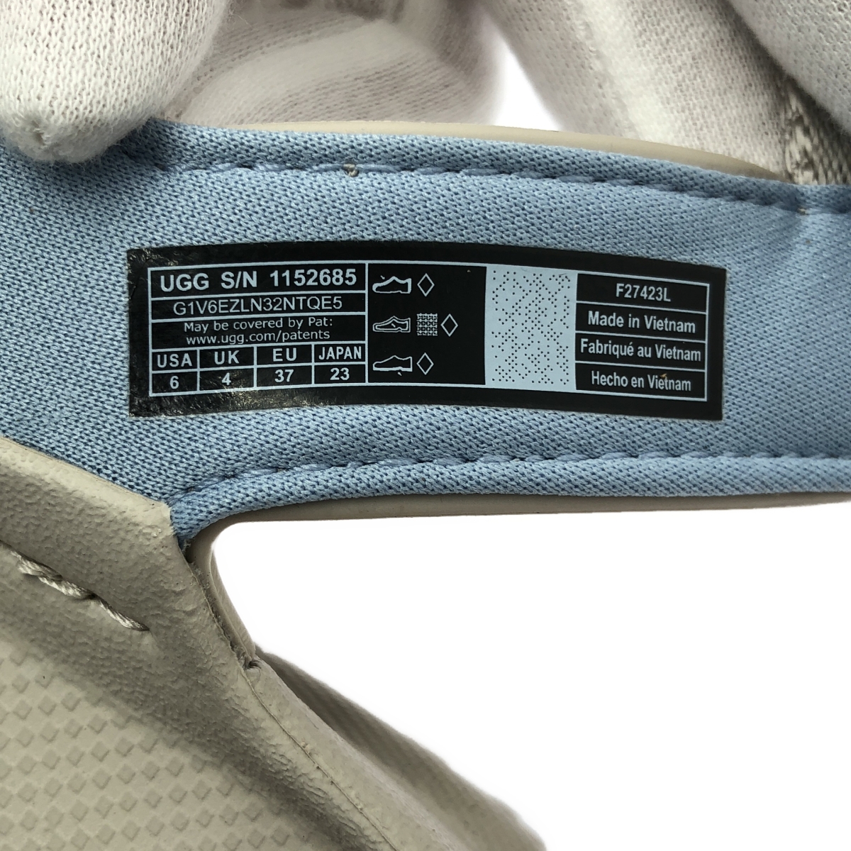 UGG / アグ GOLDENGLOW ゴールデングロウ フットベット プラットフォームサンダル