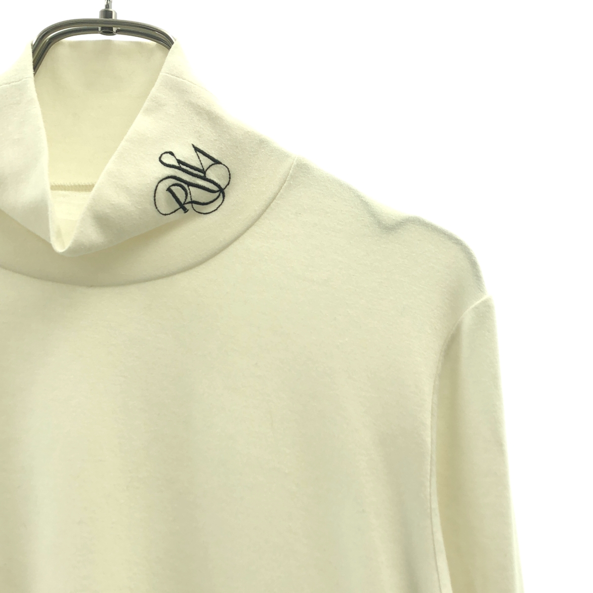 その他 ワンポイントロゴ ハイネック カットソー