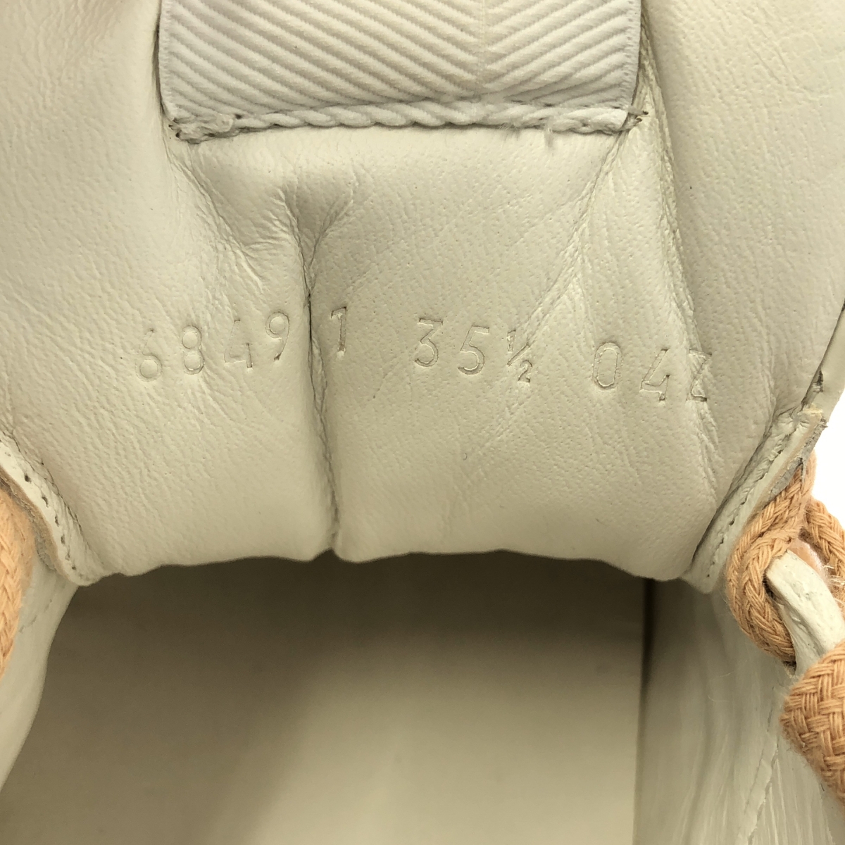 GUCCI / グッチ GGエンボス レザー ローカット スニーカー