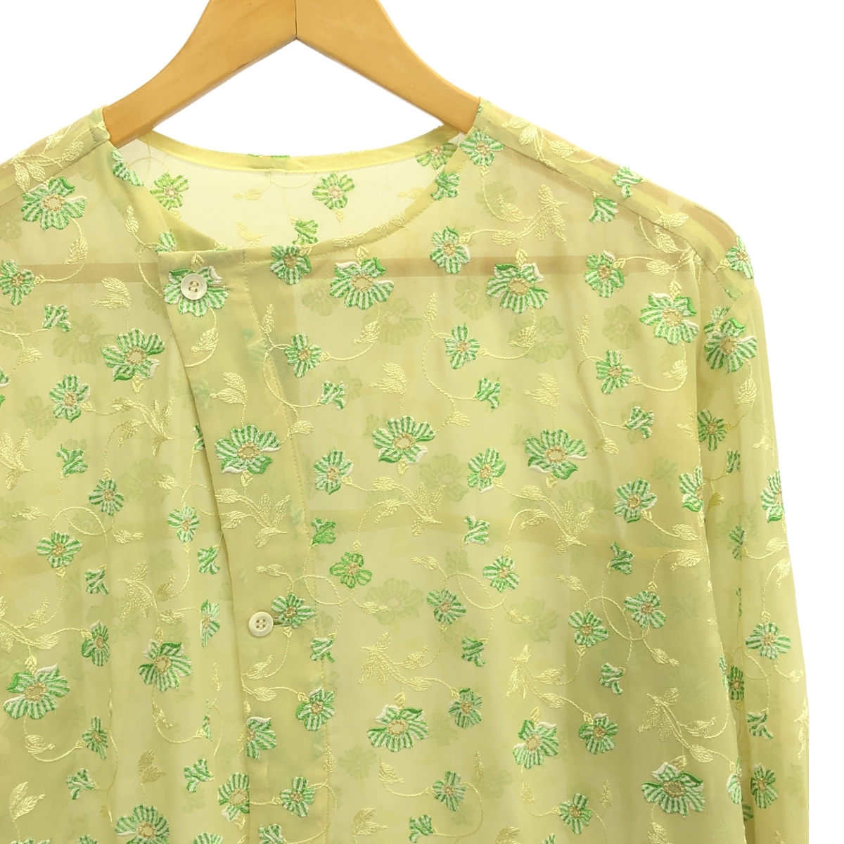 UJOH / ウジョー フラワー エンブロイダリー プルオーバー シャツ ブラウス