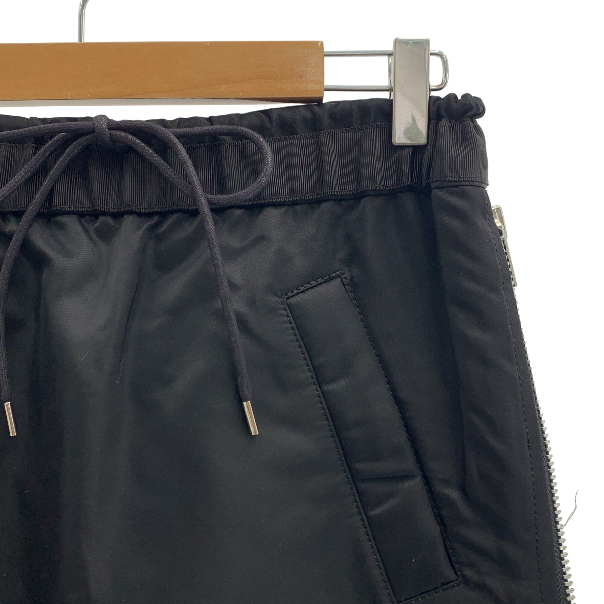 sacai / サカイ Nylon Twill Skirt サイドジップ プリーツ ロングスカート