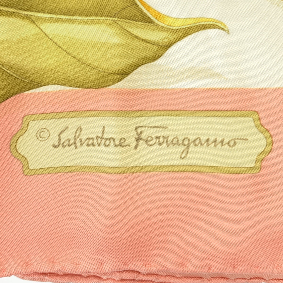 Salvatore Ferragamo / サルヴァトーレフェラガモ フローラル柄 大判ストール
