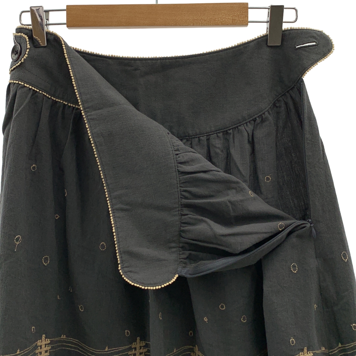 mina perhonen / ミナペルホネン yuki-no-hi / ユキノヒ エンブロイダリー ギャザー スカート